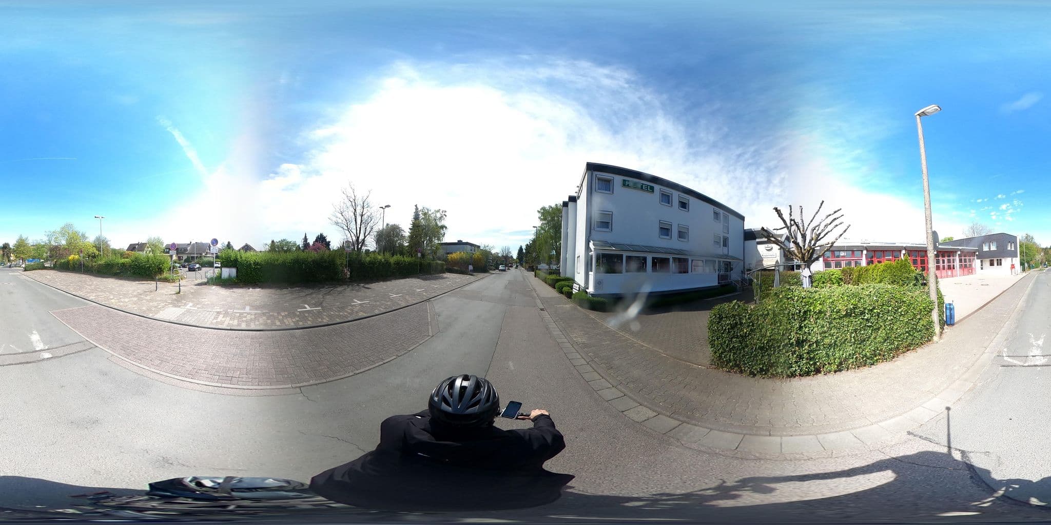 Street view near Niebuhrs Hotel, Friedrichsdorf — © Planungsgesellschaft_RV-K (CC BY-SA · Mapillary)