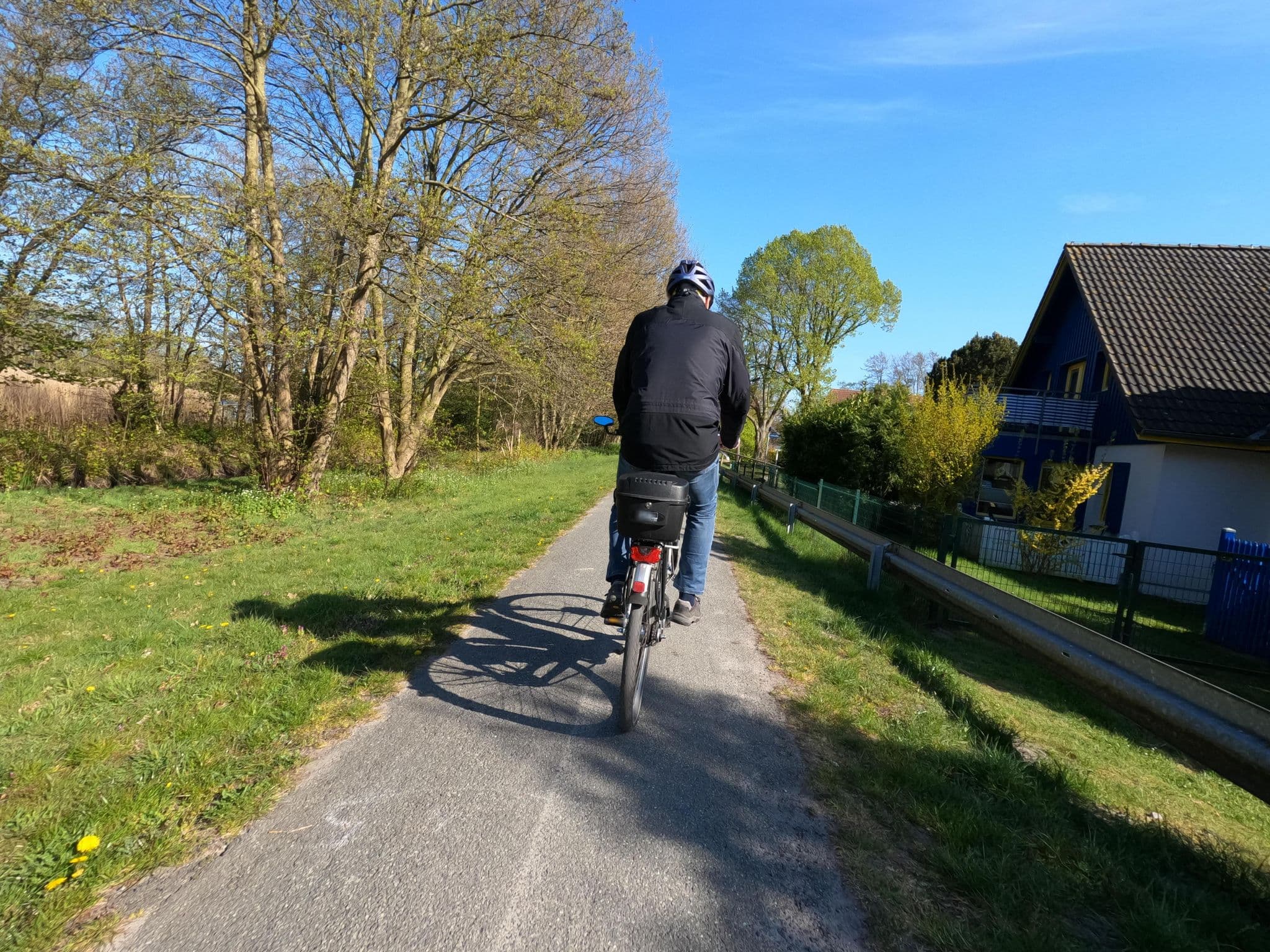 Street view near Haus Franzi, Ostseebad Prerow — © hektor1989 (CC BY-SA · Mapillary)