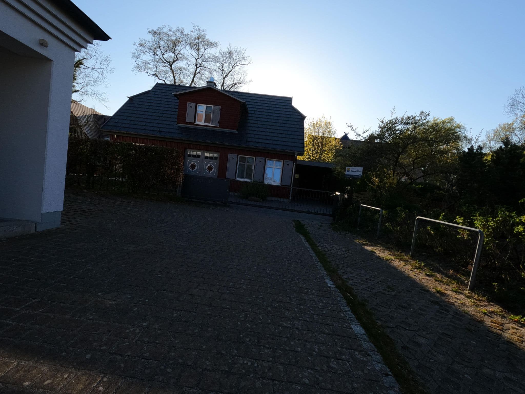 Street view near Hotel Rennhack, Ostseebad Prerow — © hektor1989 (CC BY-SA · Mapillary)