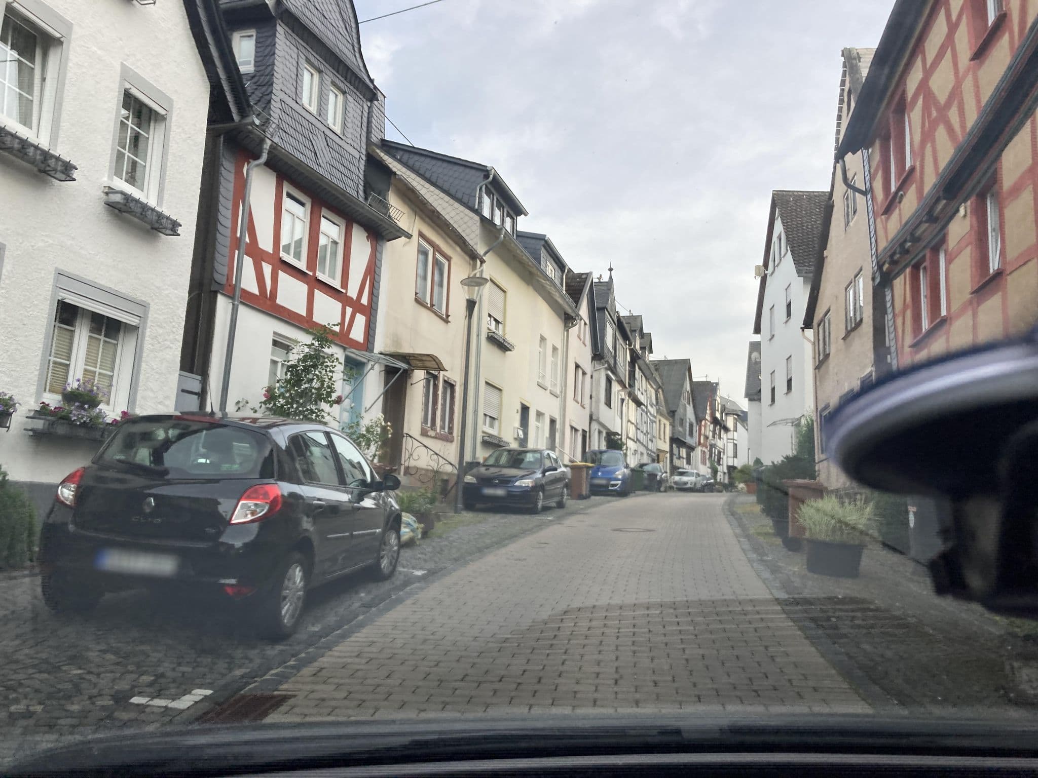 Street view near Ferienwohnung am Schloss, Montabaur — © robffm (CC BY-SA · Mapillary)