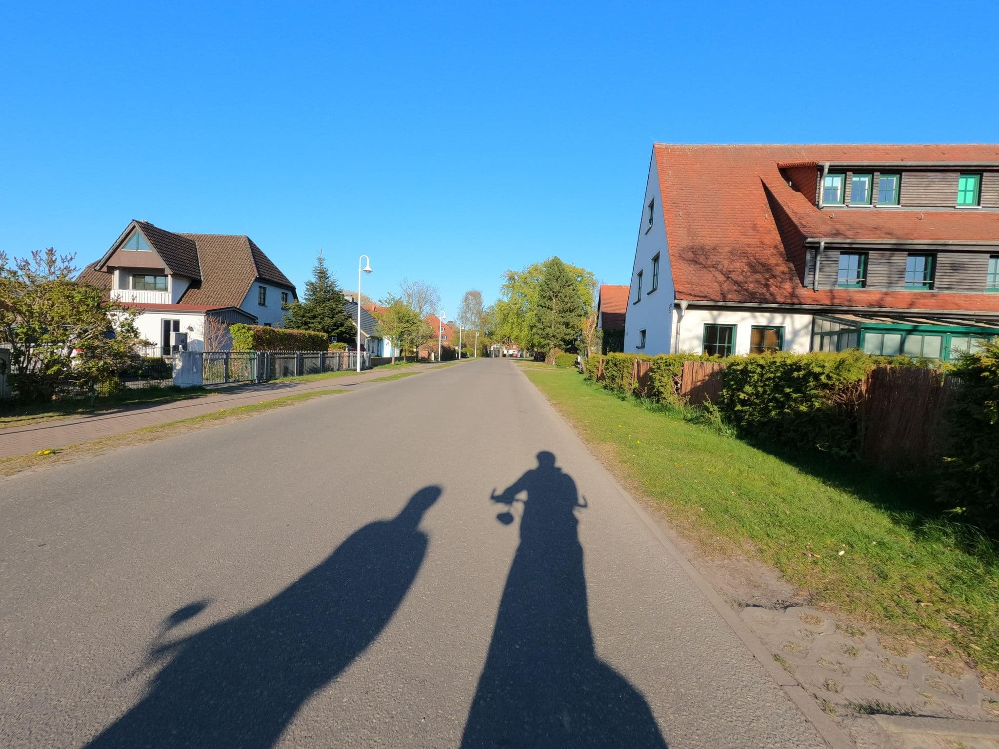 Street view near Pension Seeadler, Ostseebad Prerow — © hektor1989 (CC BY-SA · Mapillary)