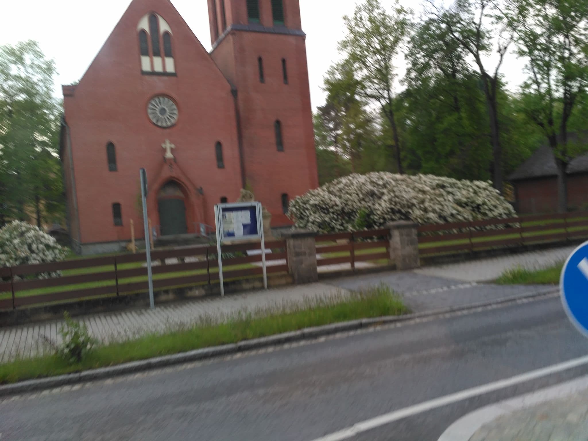 Street view near Deutsches Haus, Bernsdorf — © yiro (CC BY-SA · Mapillary)