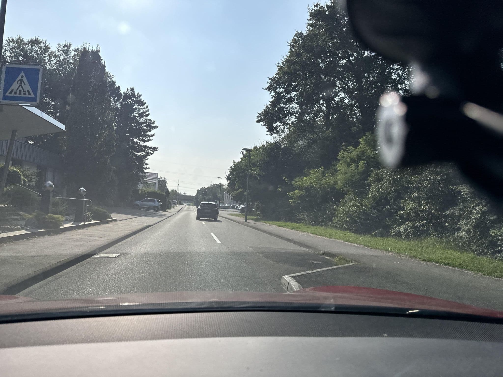 Street view near Hotel Spiegel, Wahn-Heide — © maxd (CC BY-SA · Mapillary)