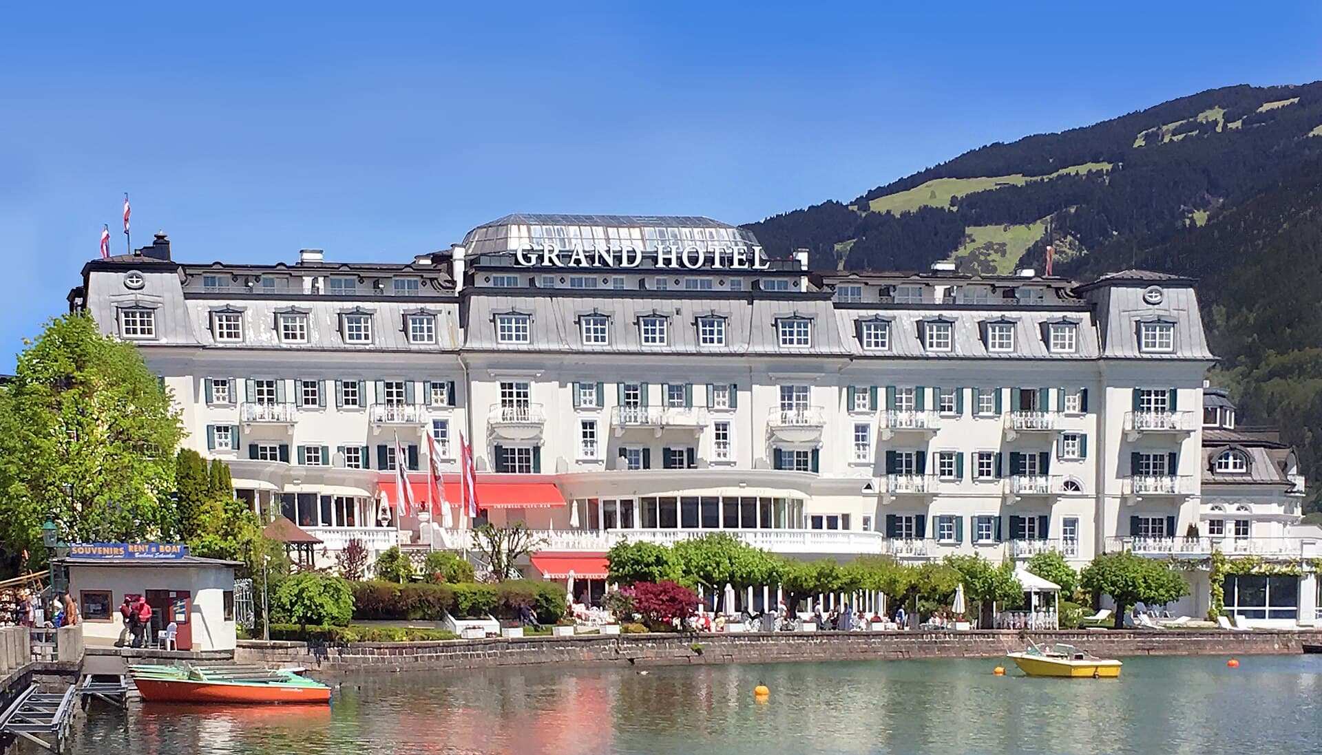 Grand Hotel Zell am See (via Wikimedia Commons, Copyrighted free use)