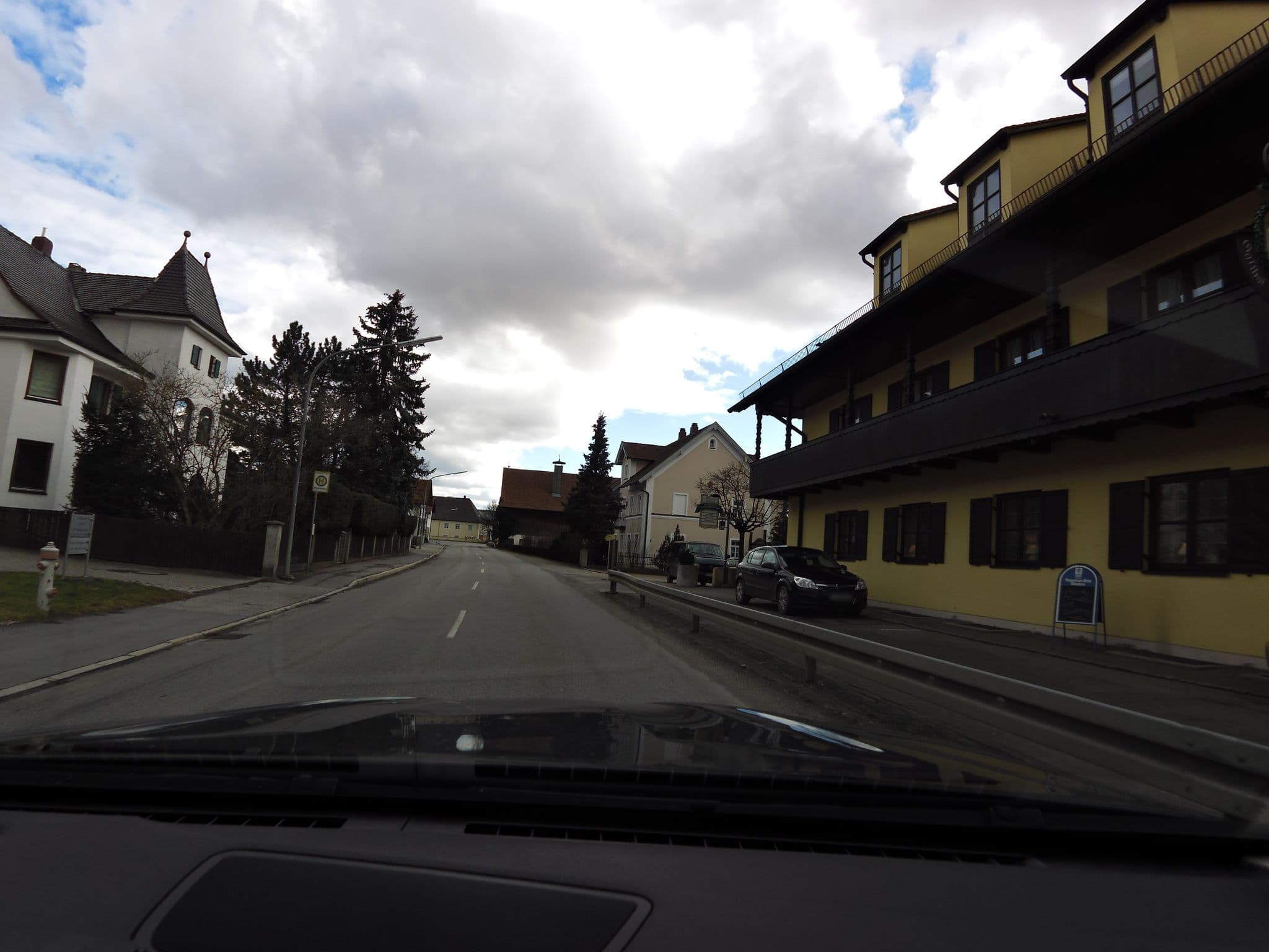 Street view near Boardinghaus Wadenspanner, Landshut — © czmrtn (CC BY-SA · Mapillary)