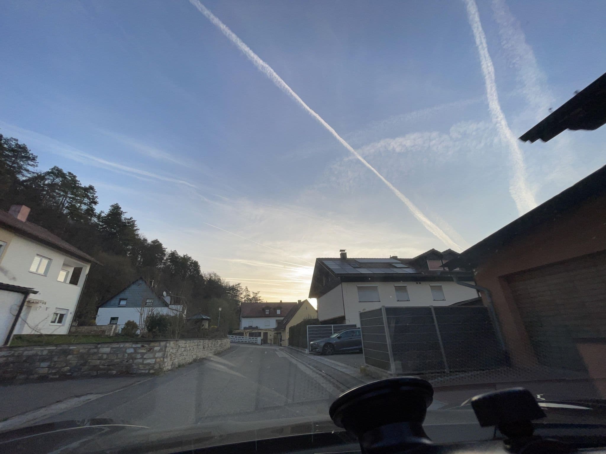 Street view near Pension FeWo Johann und Liselotte Kerl, Greding — © pharris0n (CC BY-SA · Mapillary)