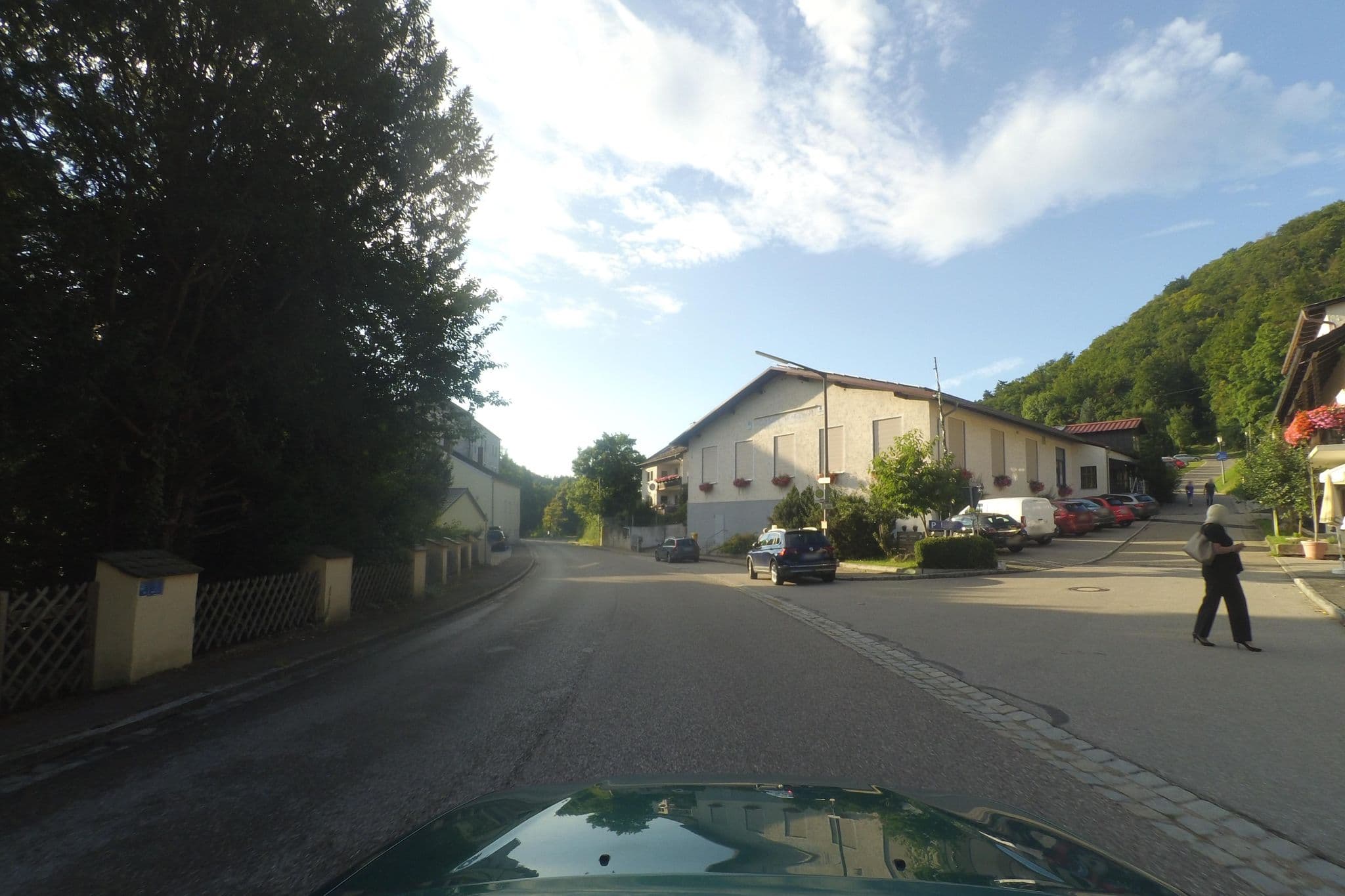 Street view near Gasthof Zum Blauen Hecht, Greding — © wegatest (CC BY-SA · Mapillary)