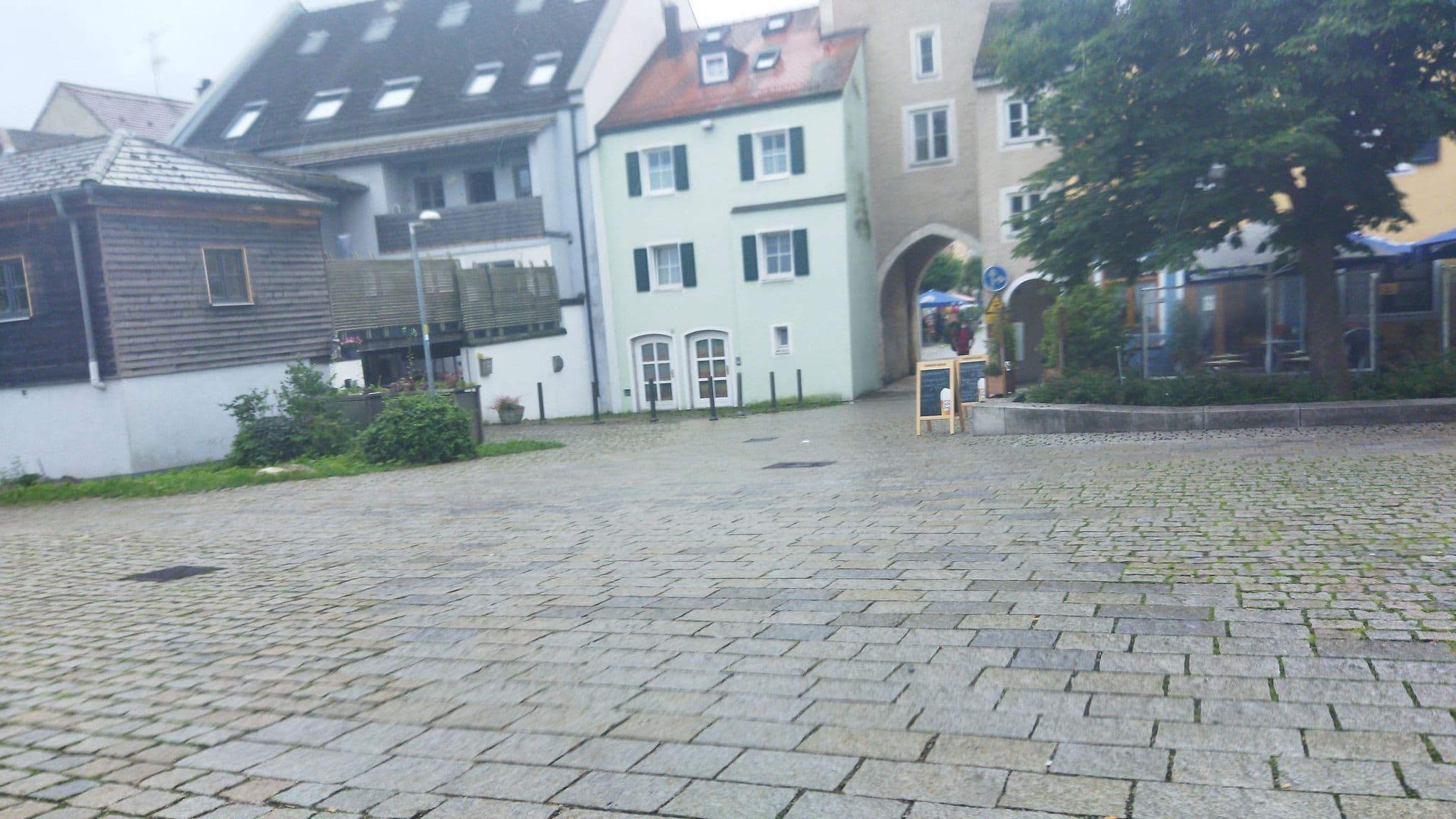 Street view near Gasthof Berzl, Kelheim — © changchun1 (CC BY-SA · Mapillary)