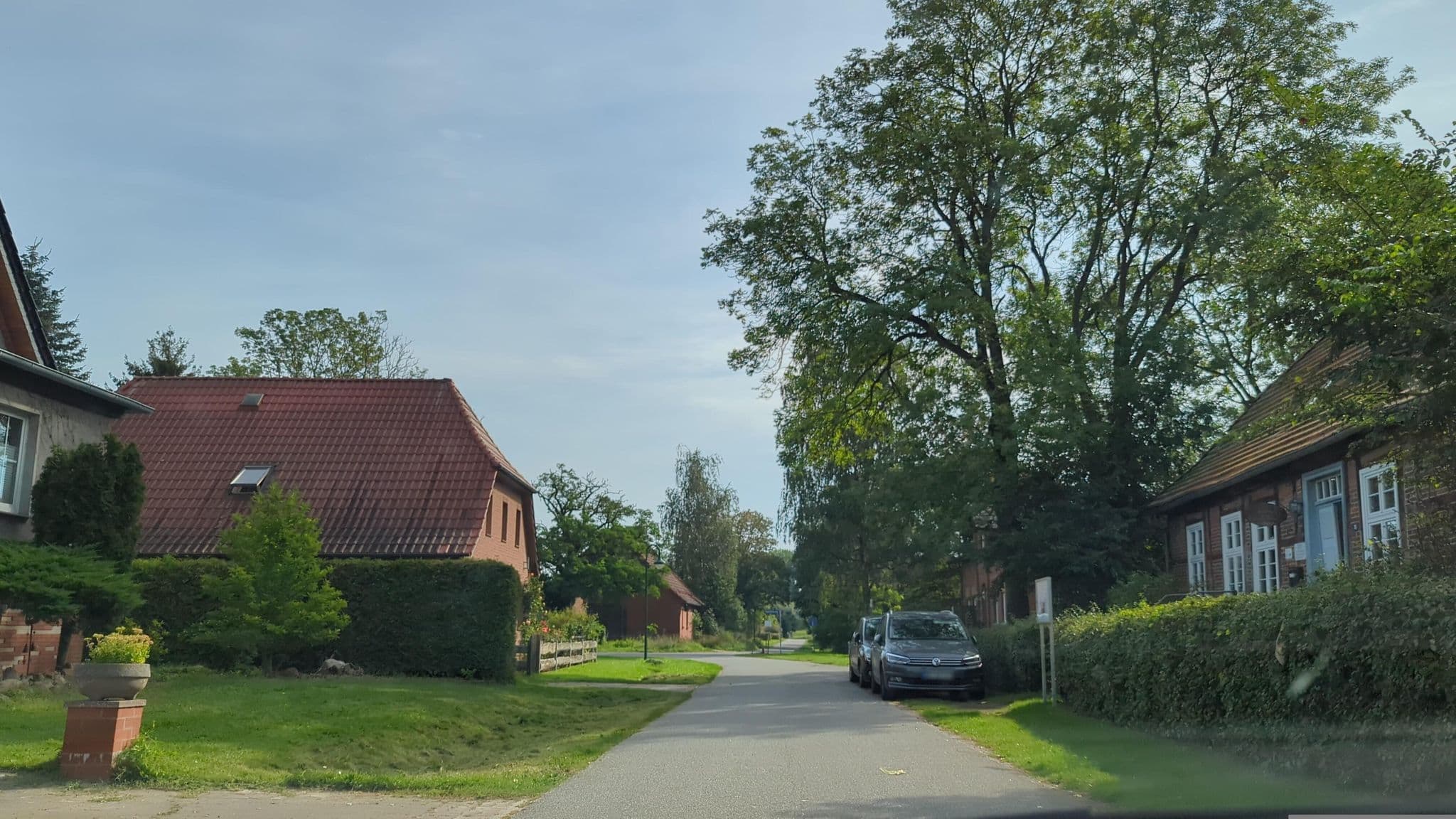 Street view near Gästehaus Altes Pfarrhaus Blücher, Boizenburg — © hotteliene (CC BY-SA · Mapillary)