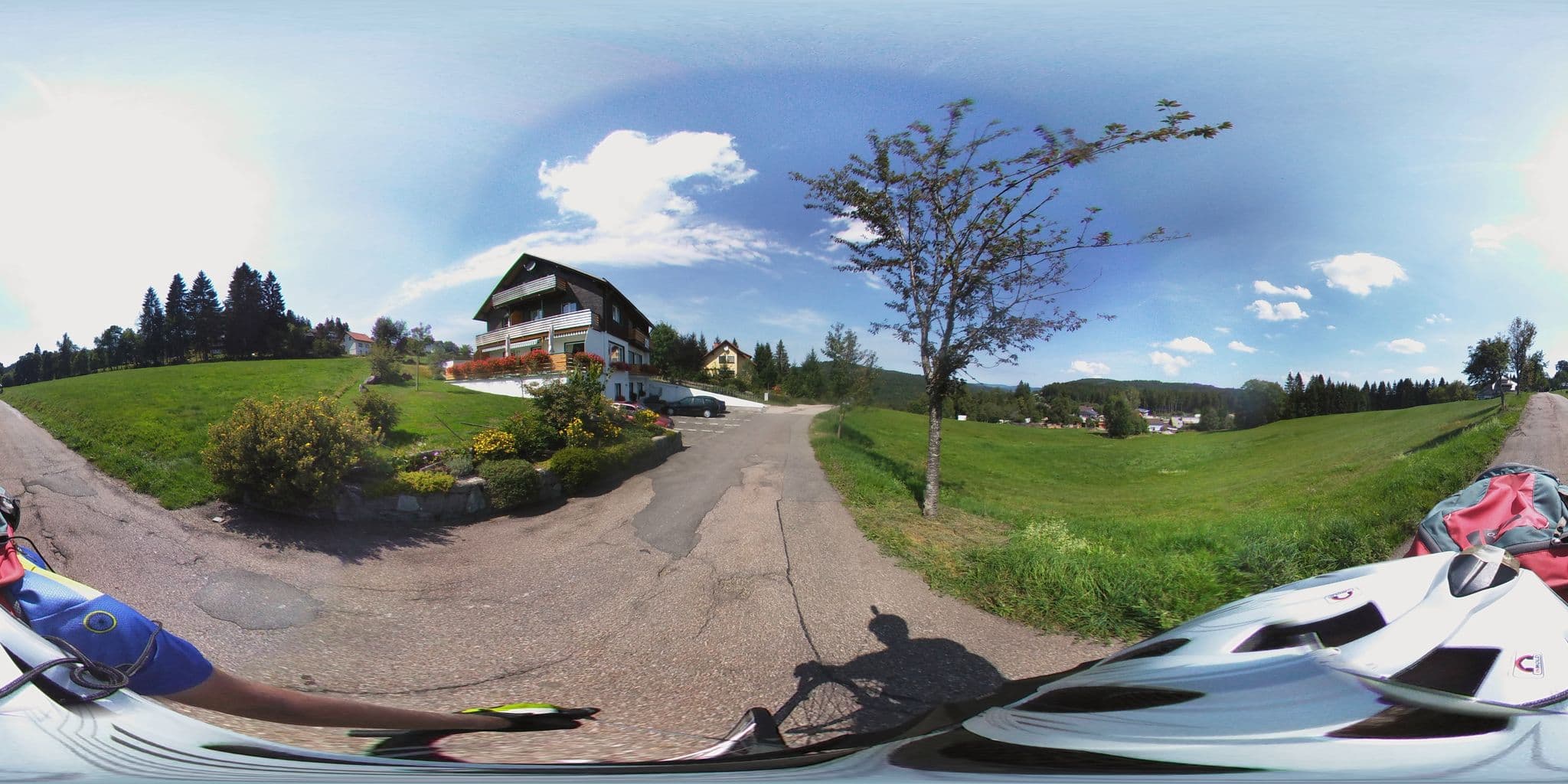 Street view near Schwarzwald Chalet, Hinterzarten — © peewee32 (CC BY-SA · Mapillary)