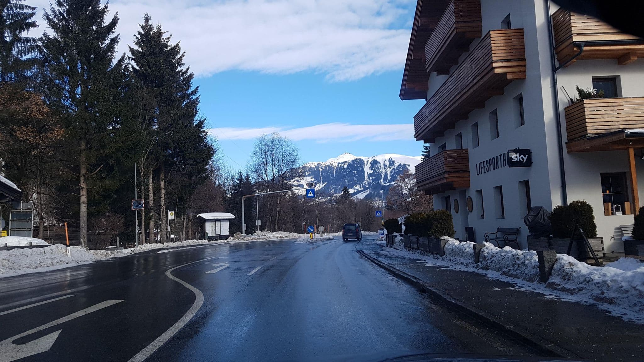 Street view near Lifesporthotel Hechenmoos, Aurach — © dsmm (CC BY-SA · Mapillary)