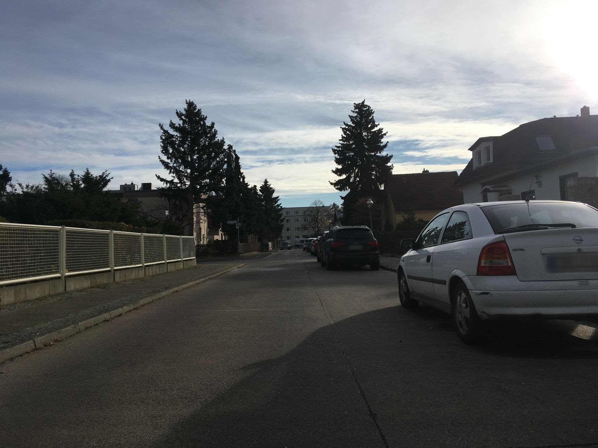 Street view near Apartmenthaus Petunie, Rudow — © eserte (CC BY-SA · Mapillary)