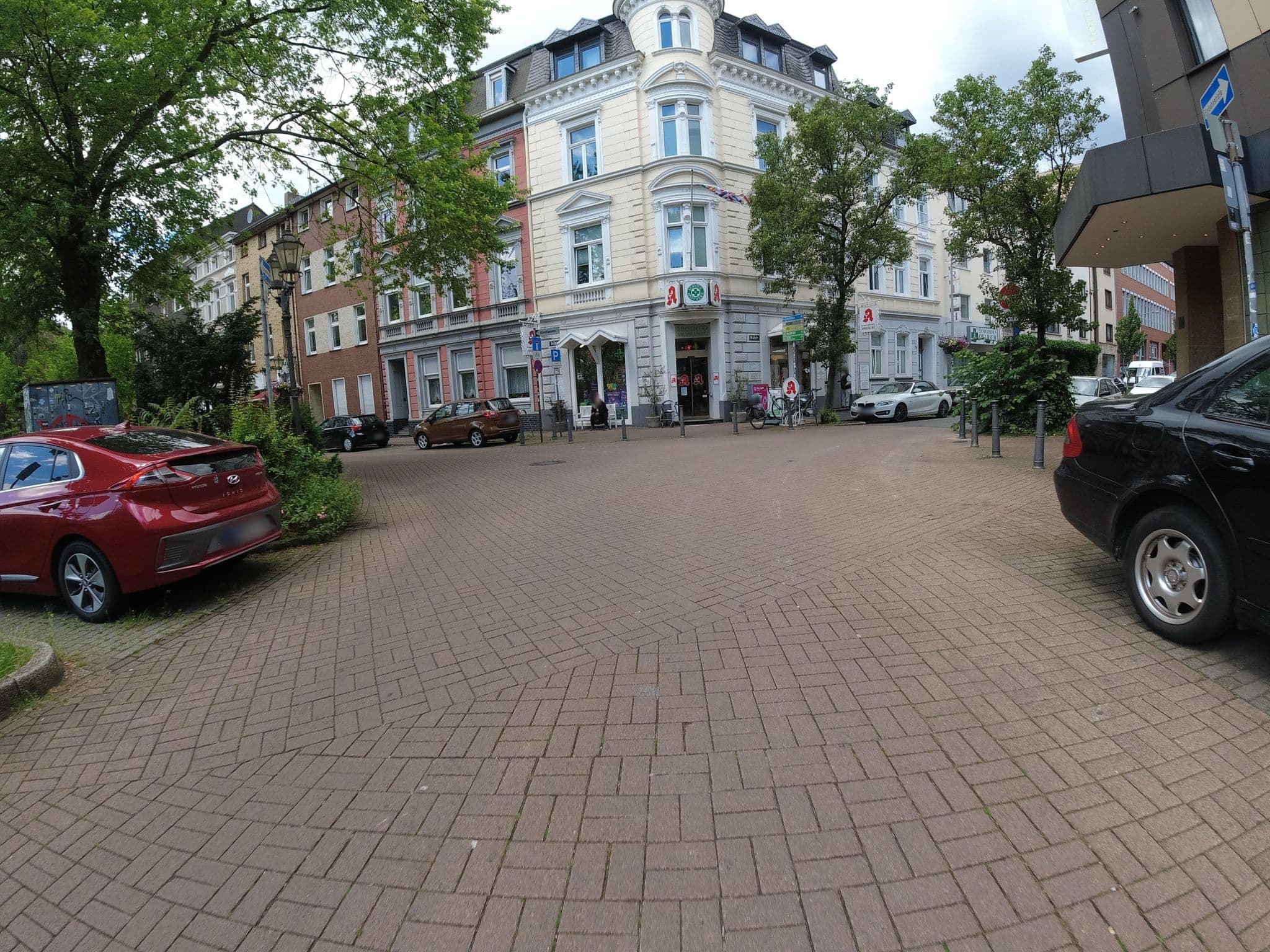 Street view near Regent, Duisburg — © ralrei (CC BY-SA · Mapillary)