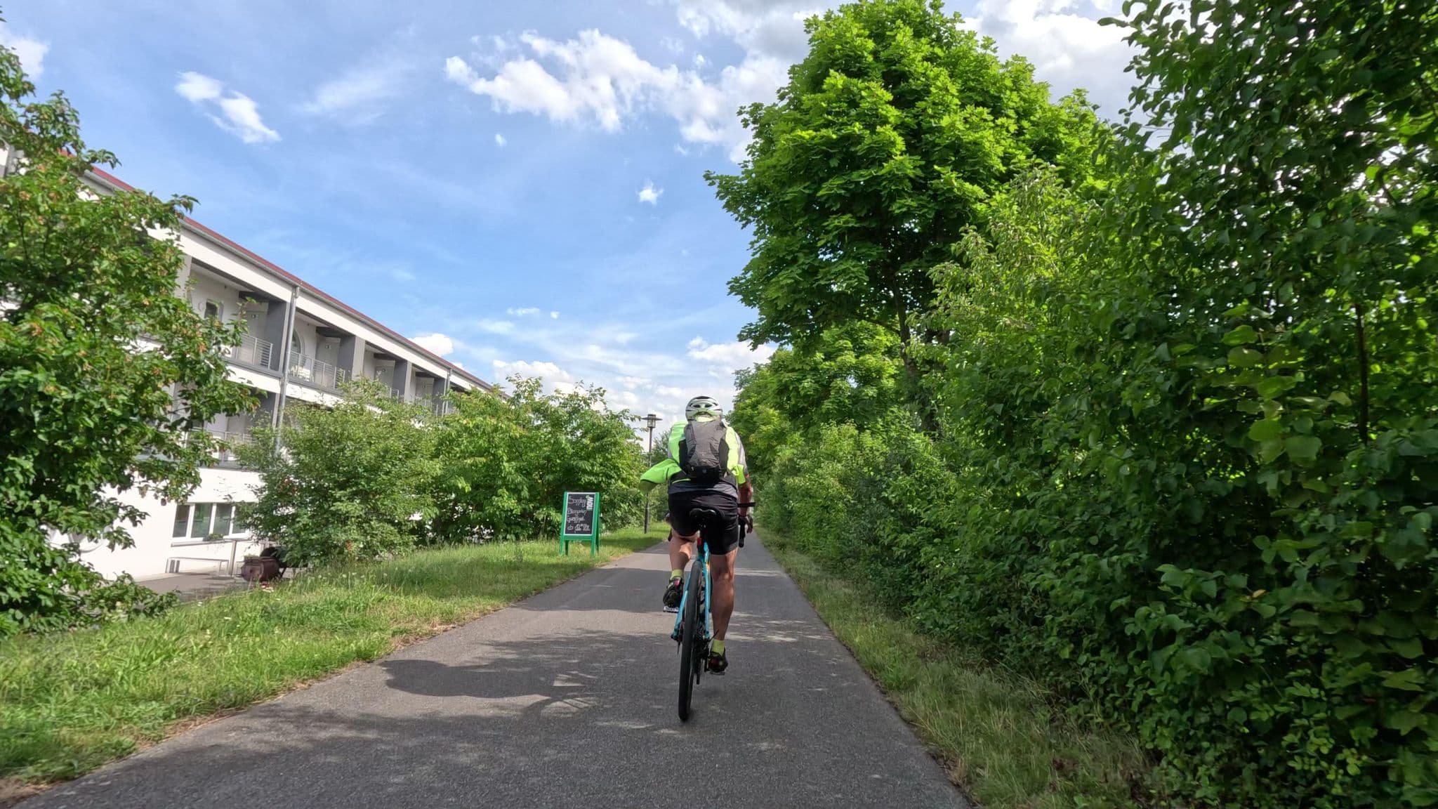 Street view near Aribo Hotel, Erbendorf — © rnissl (CC BY-SA · Mapillary)