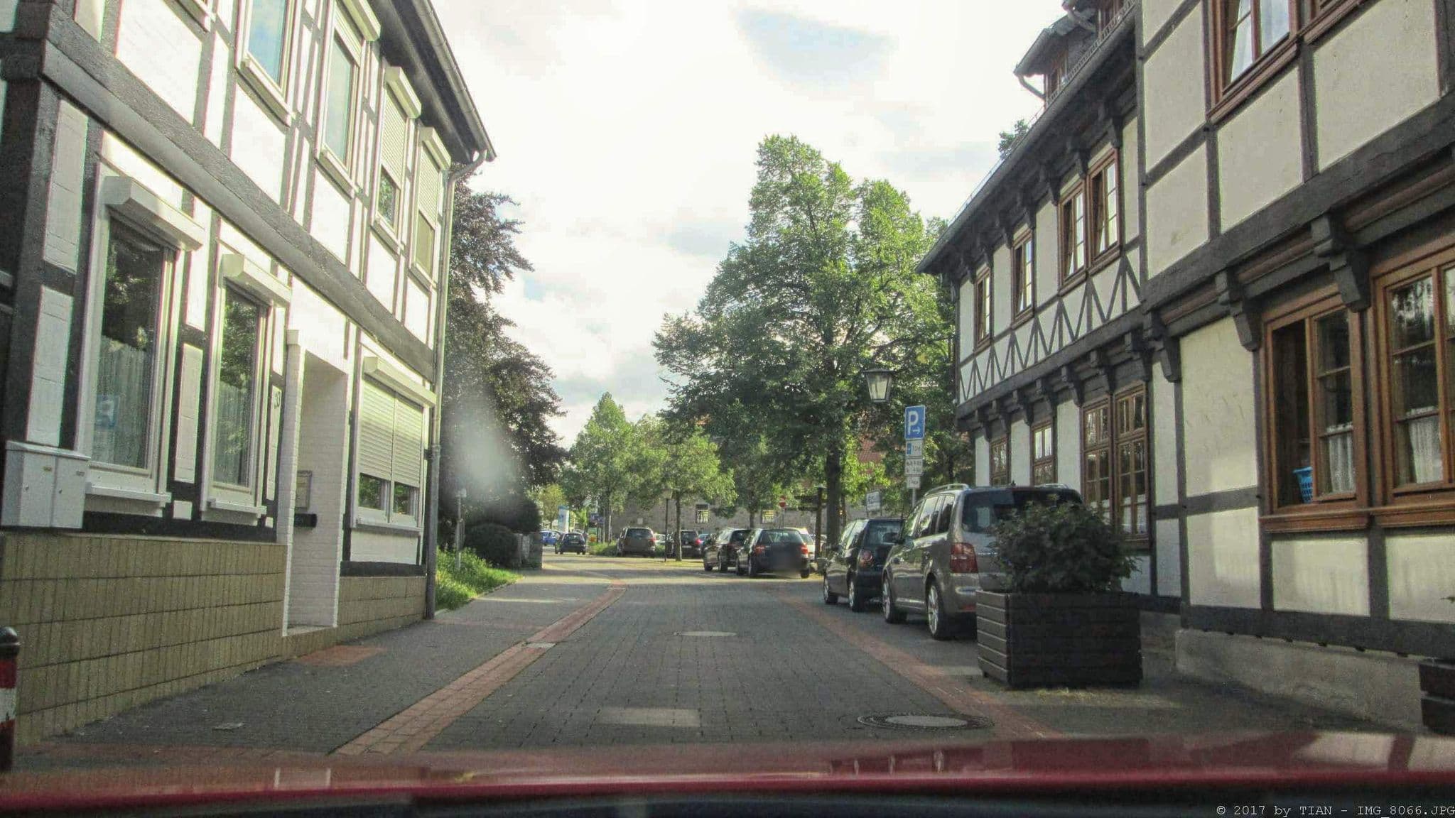 Street view near Hoffmannhaus, Westhagen — © tian (CC BY-SA · Mapillary)