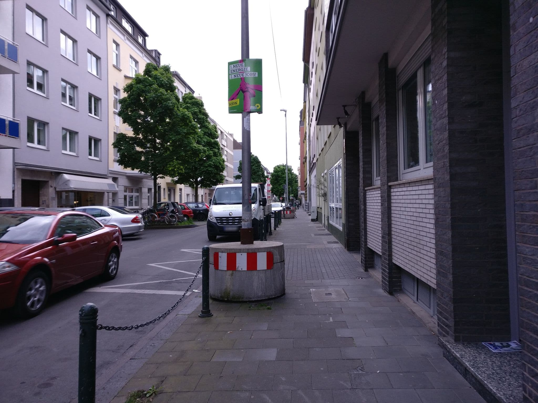 Street view near B-Hotel, Düsseldorf — © bobdd (CC BY-SA · Mapillary)