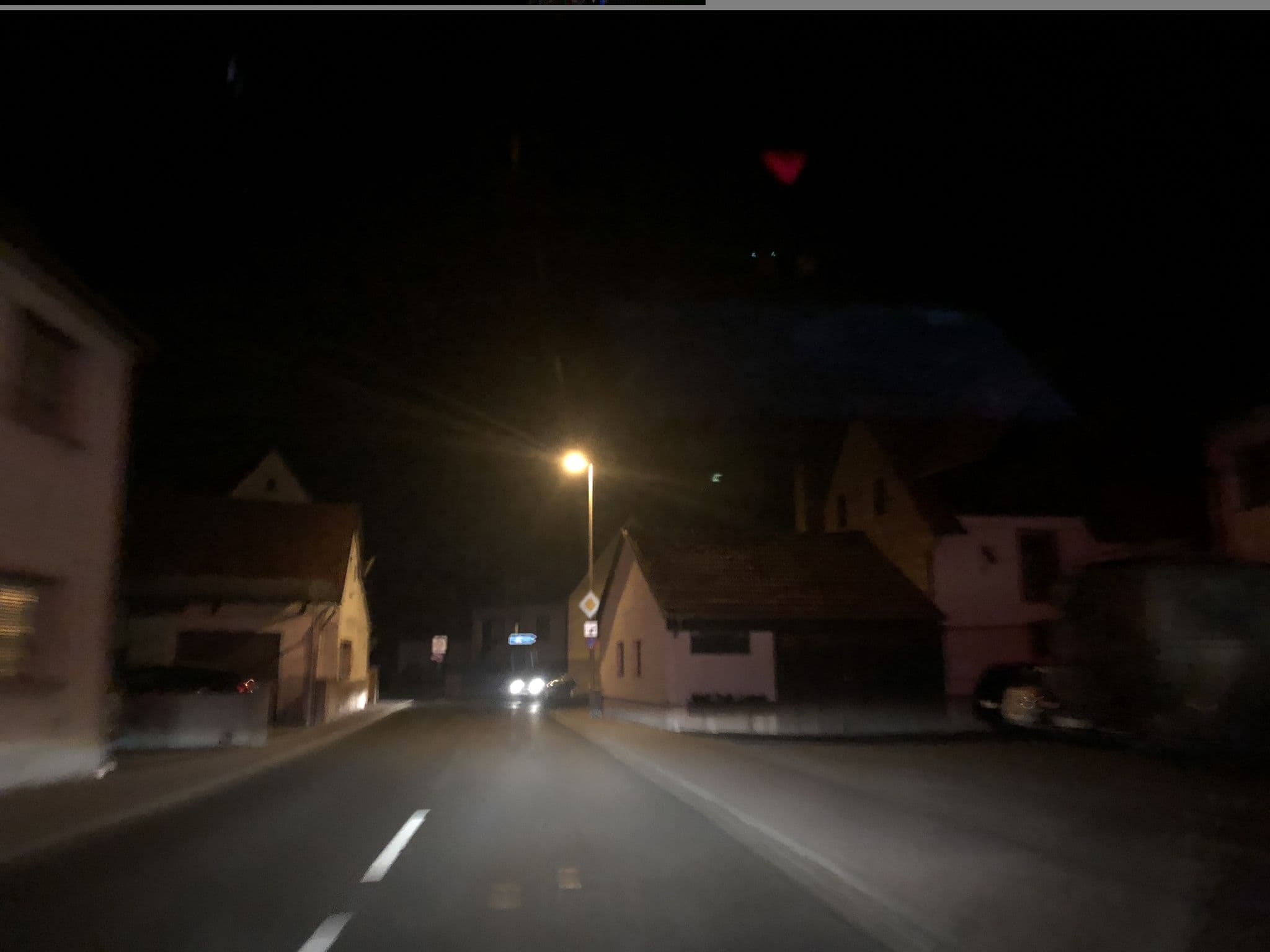 Street view near Gasthaus"zum Weißen Roß", Haibach — © chuck (CC BY-SA · Mapillary)