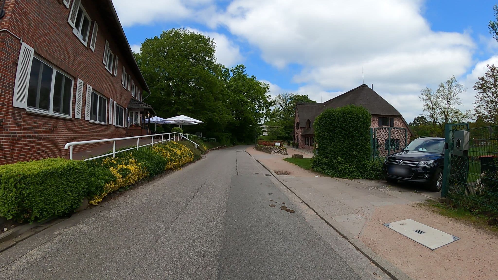 Street view near Hotel Kastanie, Duvenstedt — © veloroute_hamburg (CC BY-SA · Mapillary)