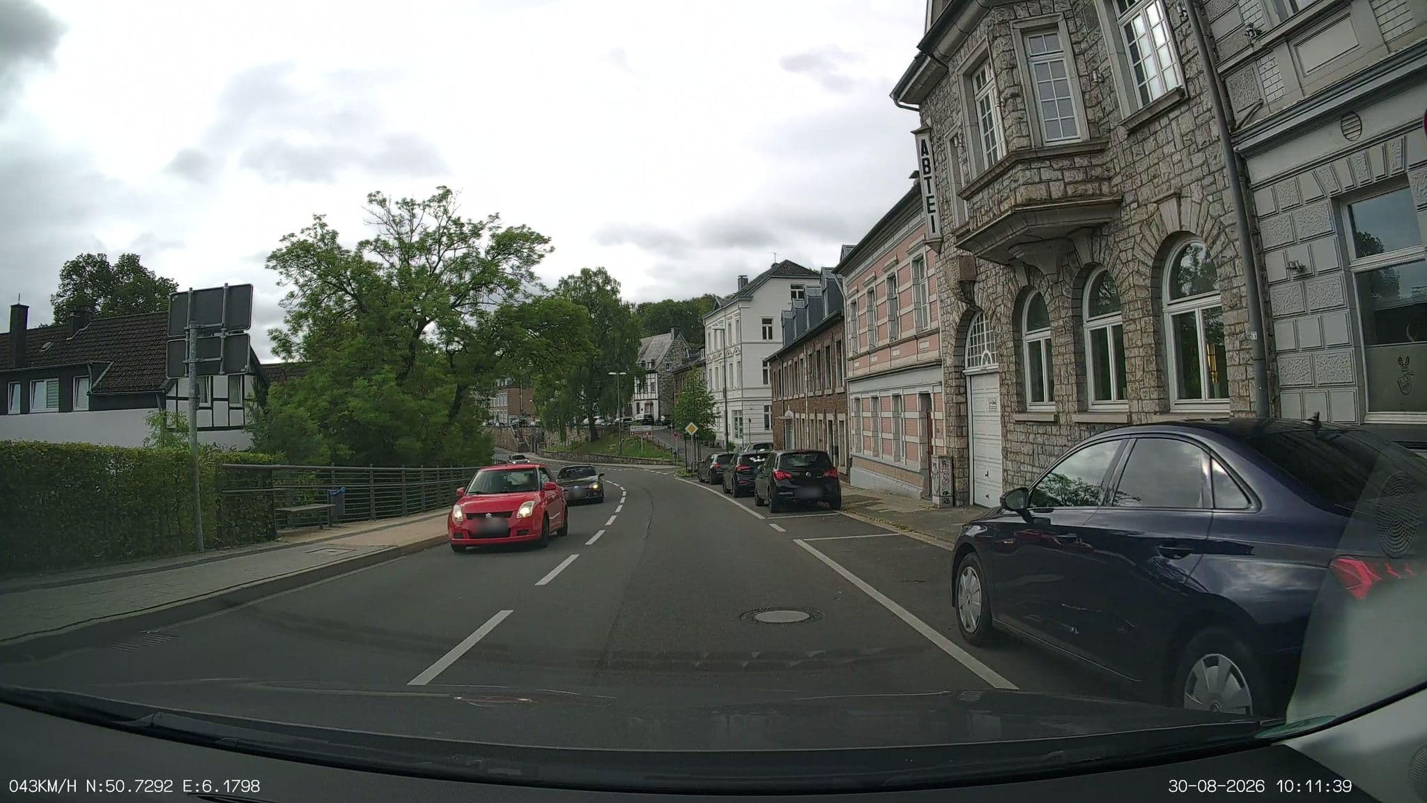 Street view near Hotel Zur Abtei, Walheim - Hahn — © heetENkoel (CC BY-SA · Mapillary)