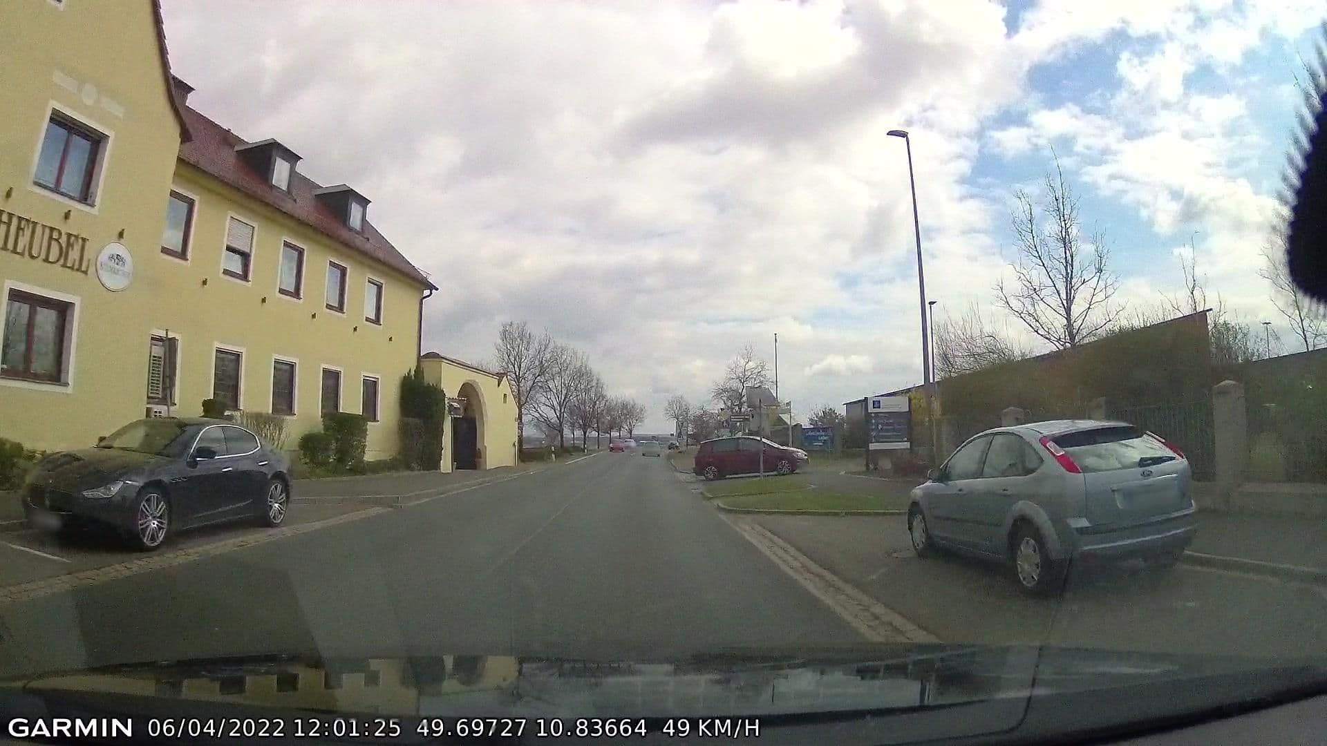 Street view near Landgasthof Scheubel, Gremsdorf — © curtisnewton (CC BY-SA · Mapillary)