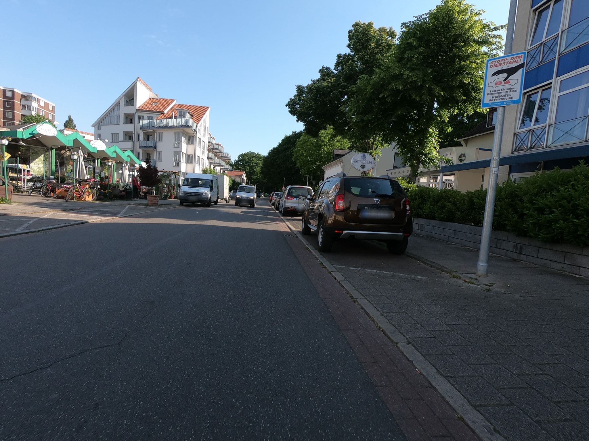 Street view near Hotel Heldt, Bremen — © holger999 (CC BY-SA · Mapillary)