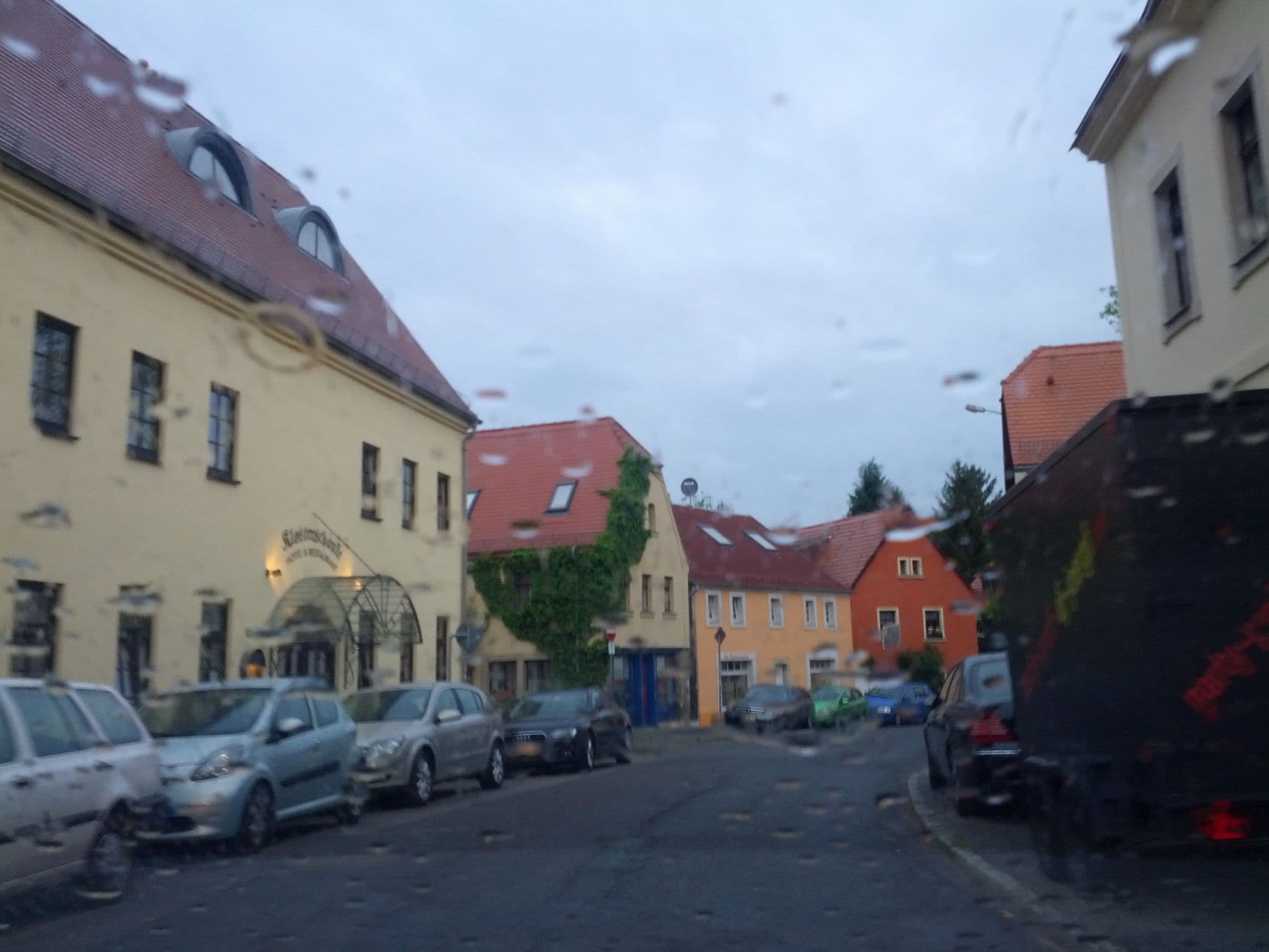 Street view near Klosterhof, Leuben — © zoegglmeyr (CC BY-SA · Mapillary)