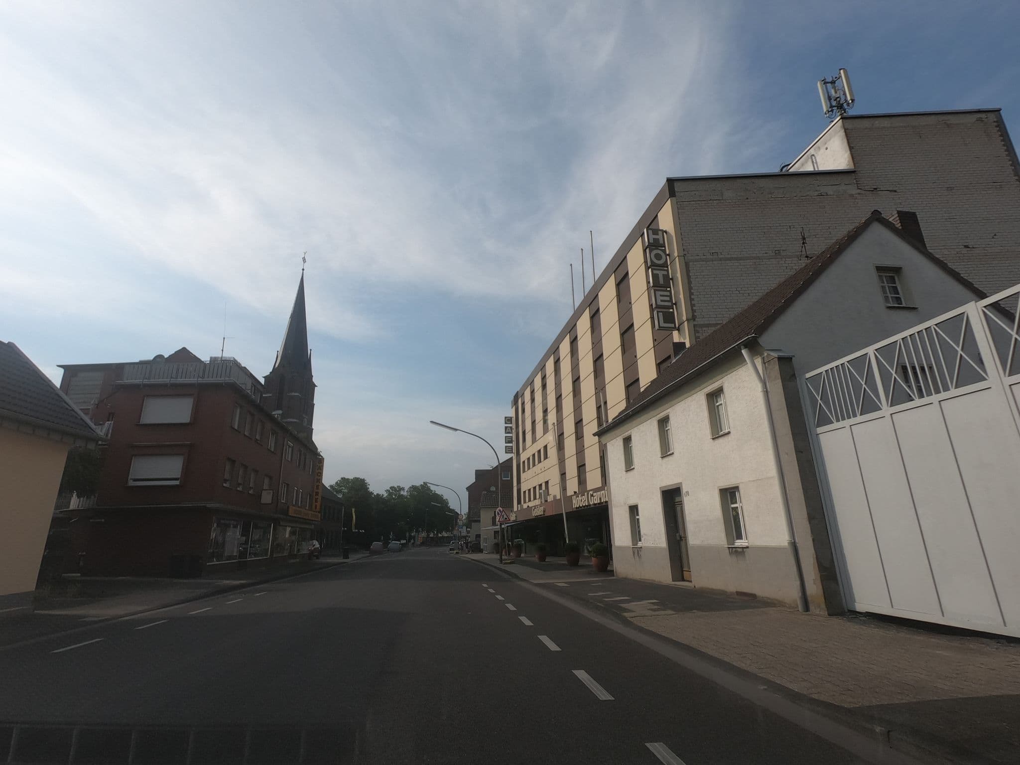 Street view near Hotel-Garni Geisler, Wahn-Heide — © countzero5 (CC BY-SA · Mapillary)