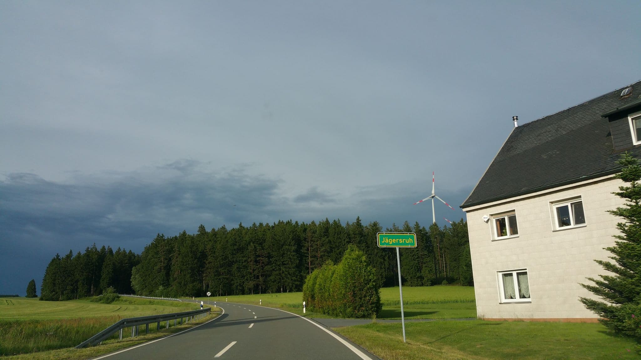 Street view near Ferienhaus Köhler, Helmbrechts — © b4sti4n (CC BY-SA · Mapillary)
