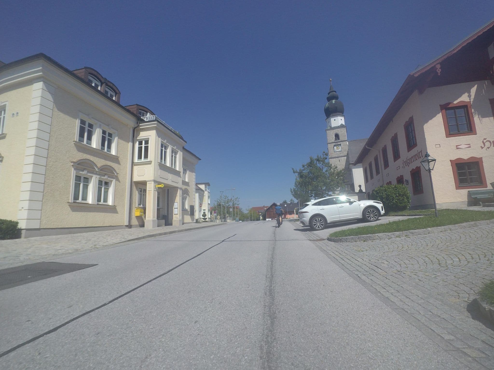 Street view near Holznerwirt, Eugendorf — © schermy_at (CC BY-SA · Mapillary)