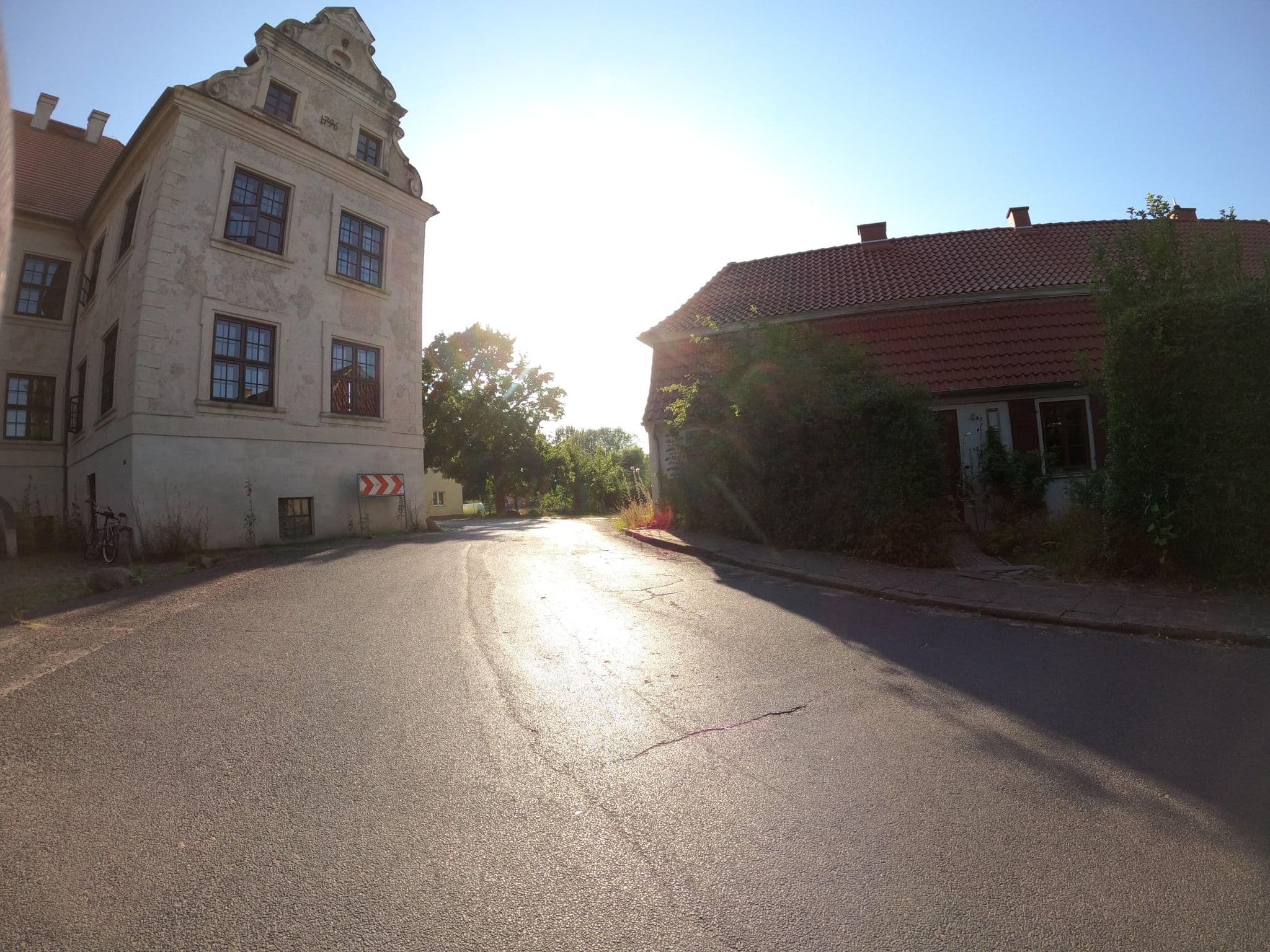 Street view near Schloss Schmarsow, Tutow — © masterofnoroad (CC BY-SA · Mapillary)