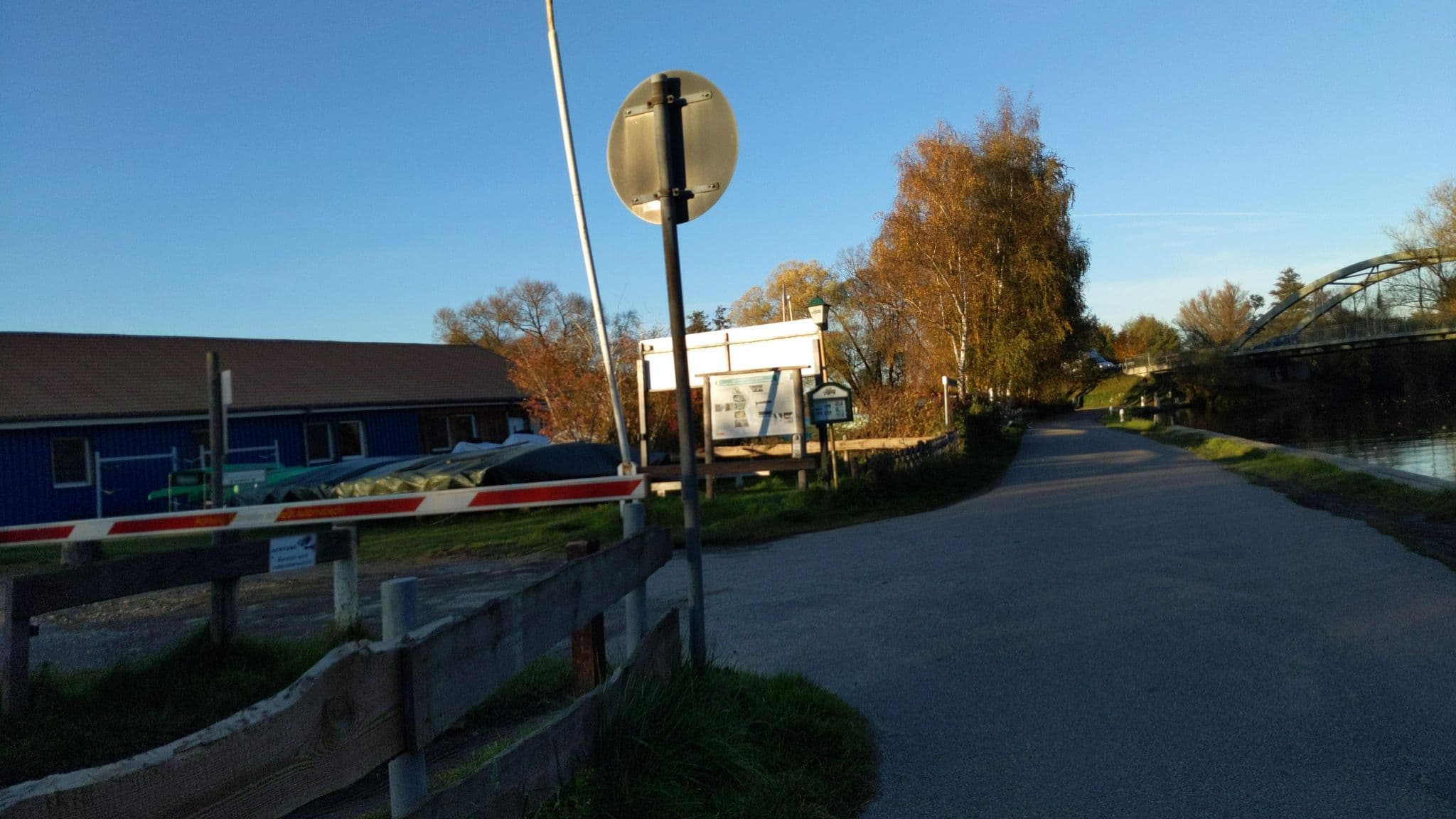 Street view near Wakenitzhaus, Groß Grönau — © rasmustravemnd (CC BY-SA · Mapillary)