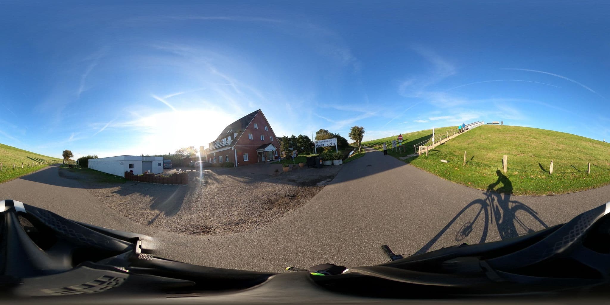 Street view near Möven-Kieker, Friedrichskoog — © stefanhrt (CC BY-SA · Mapillary)