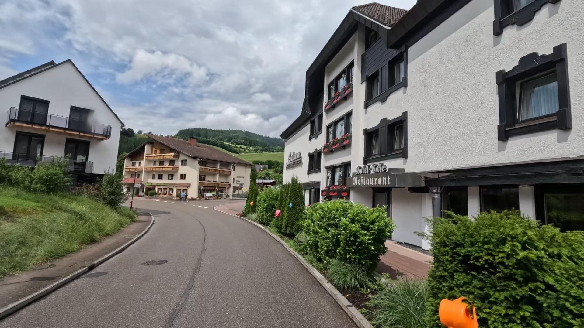 Street view near Romantik Hotel Sackmann, Forbach — © bct (CC BY-SA · Mapillary)