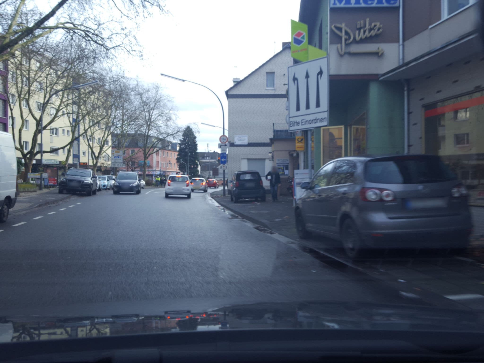 Street view near Zur Post, Wahn-Heide — © senkel (CC BY-SA · Mapillary)