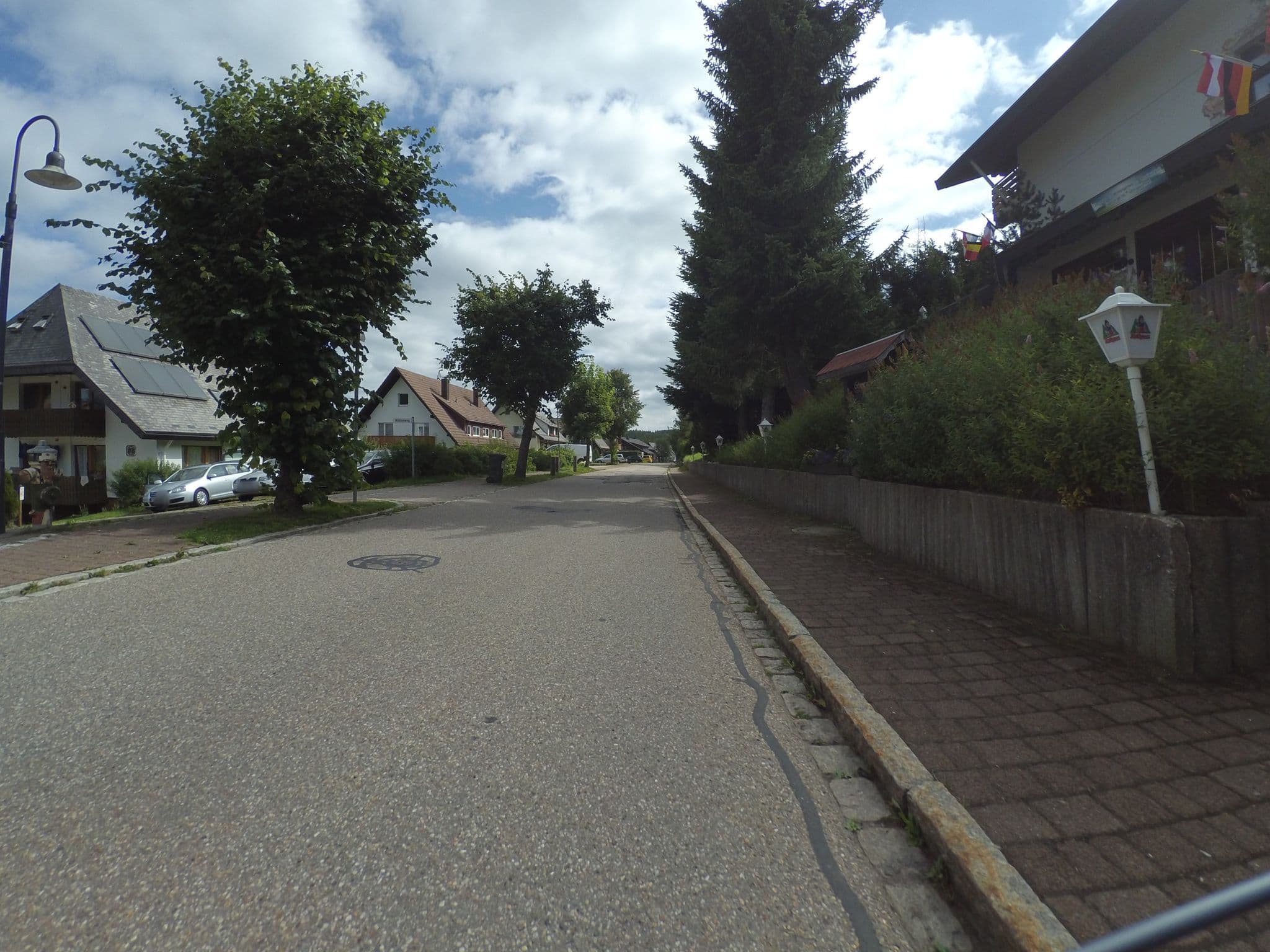 Street view near Schwarzwälder Hof, Hinterzarten — © peewee32 (CC BY-SA · Mapillary)