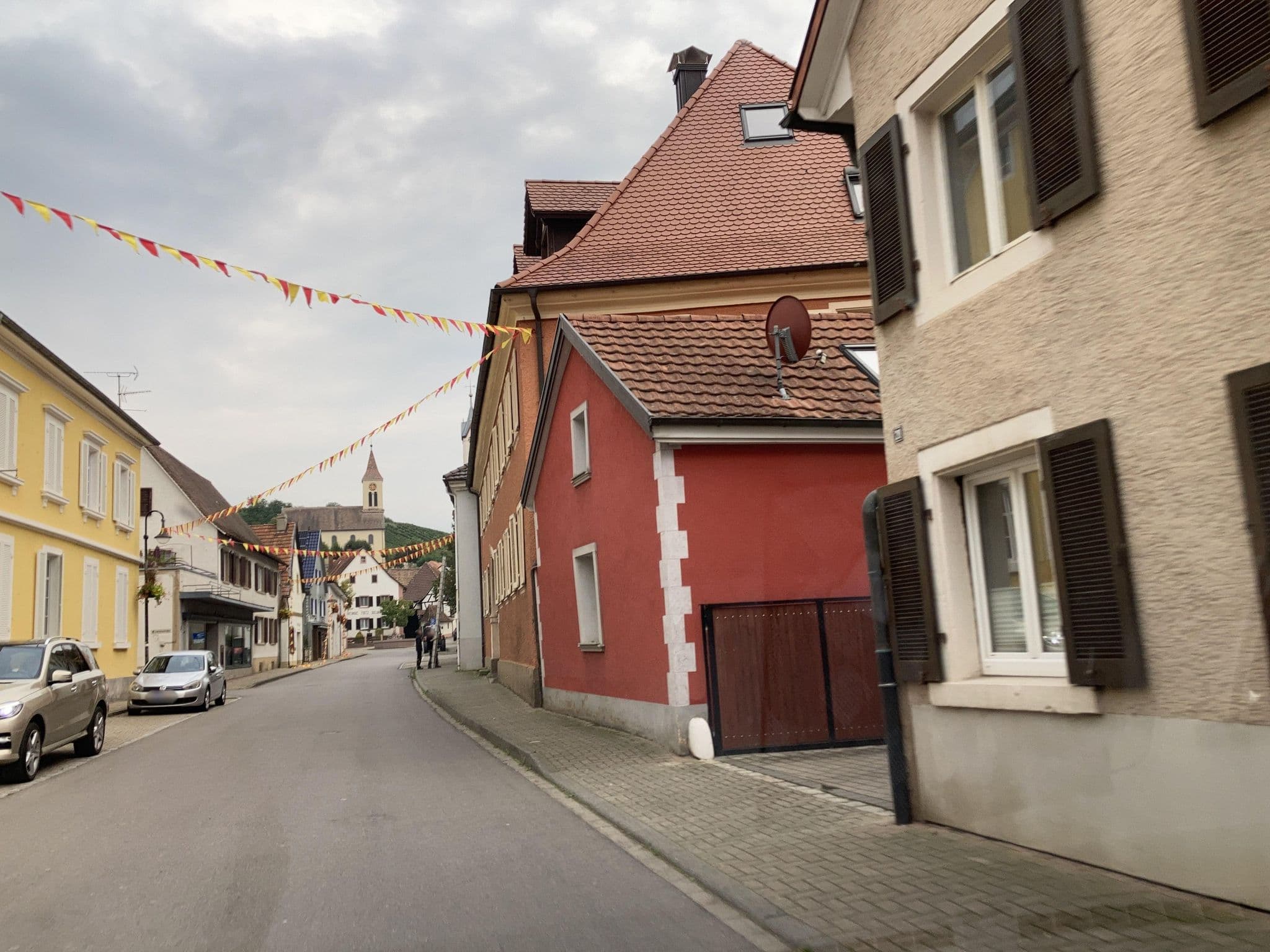 Street view near Landgasthof zur Sonne, Auggen — © tasmaniadevil (CC BY-SA · Mapillary)