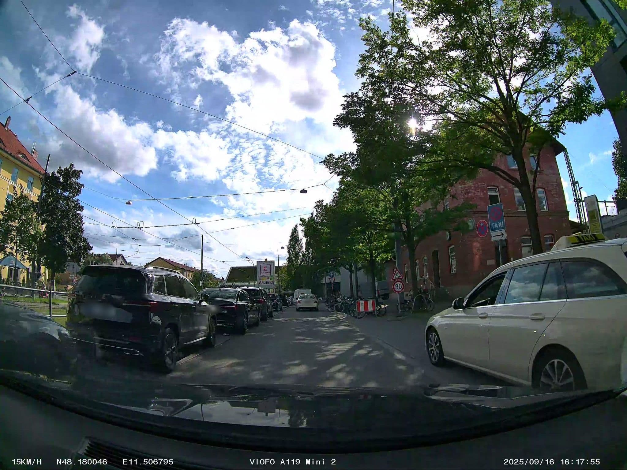 Street view near B&B Hotel München-Moosach, Karlsfeld — © soulcover (CC BY-SA · Mapillary)