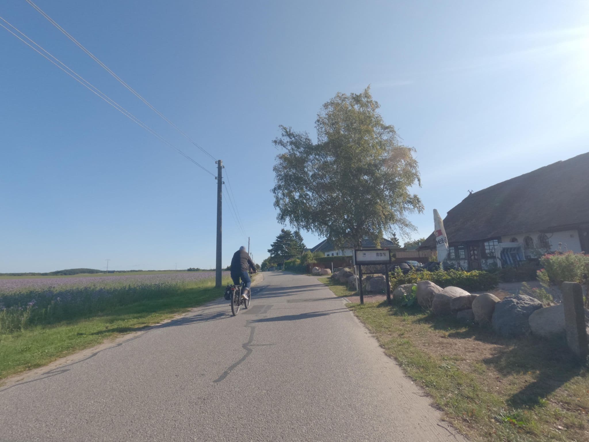 Street view near Fischstübchen Neeberg, Wolgast — © masterofnoroad (CC BY-SA · Mapillary)