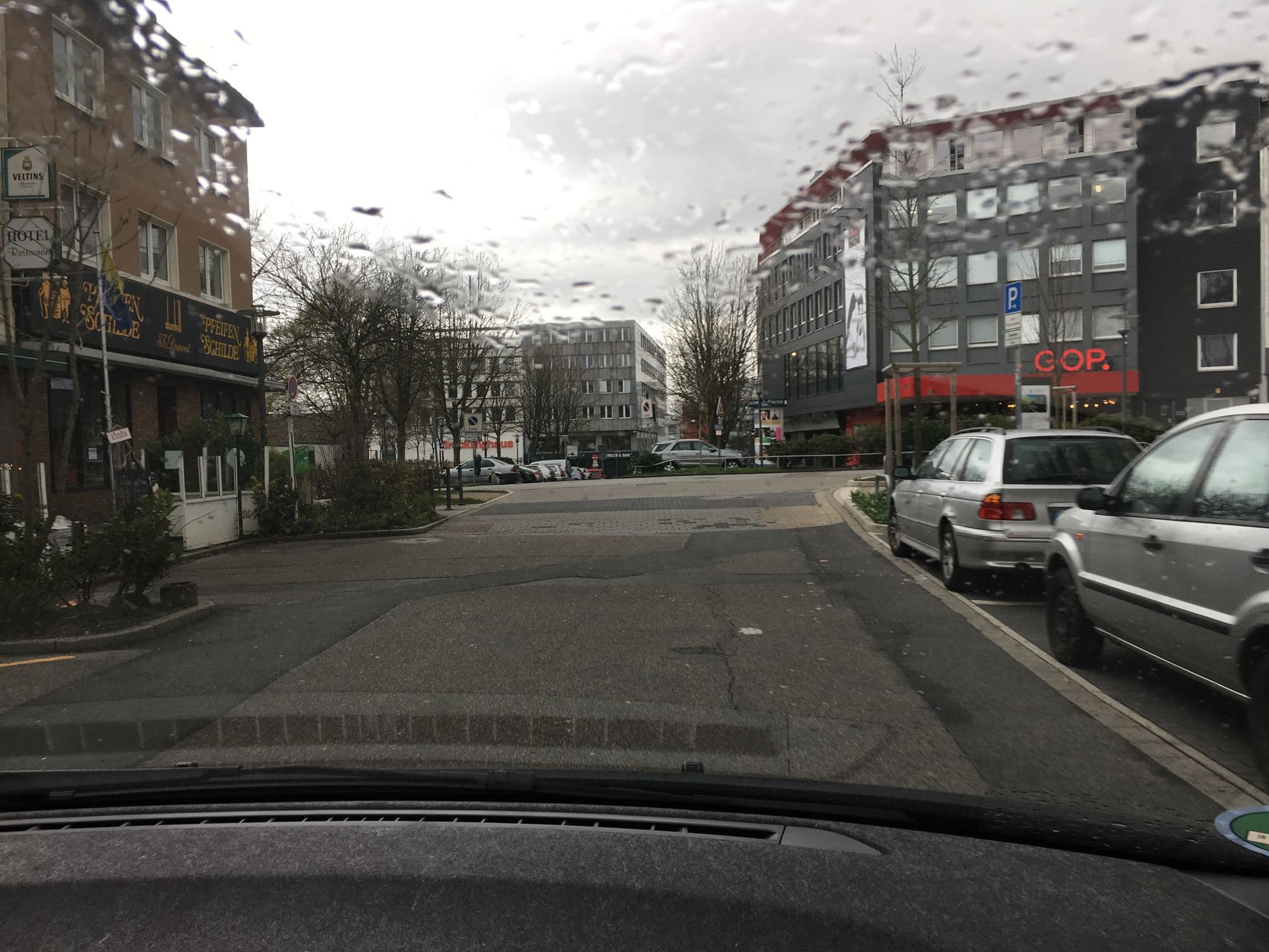 Street view near Ruhrtropolis Hostel, Essen — © noel (CC BY-SA · Mapillary)