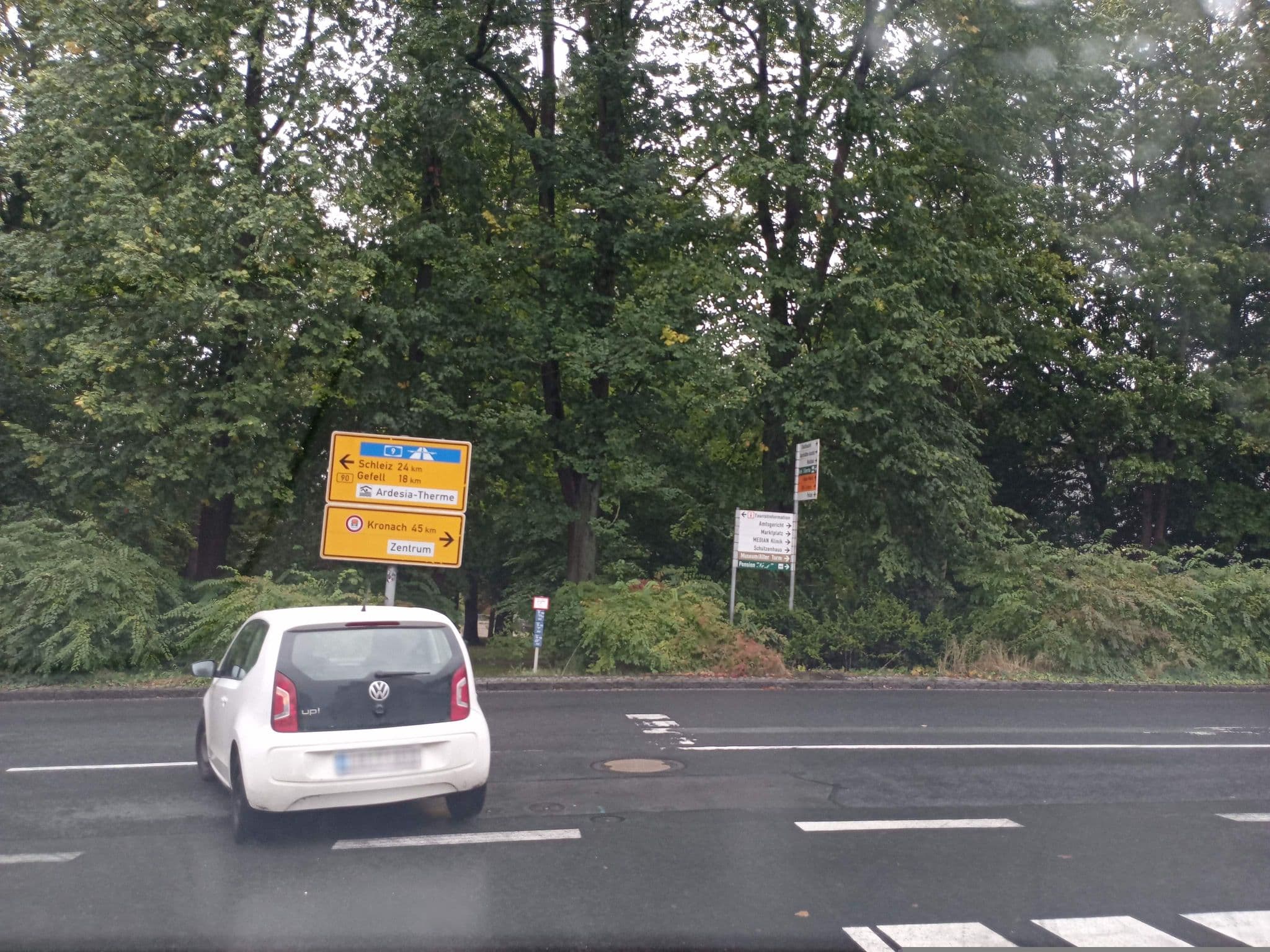 Street view near Schwarzer Adler, Bad Lobenstein — © atze02 (CC BY-SA · Mapillary)