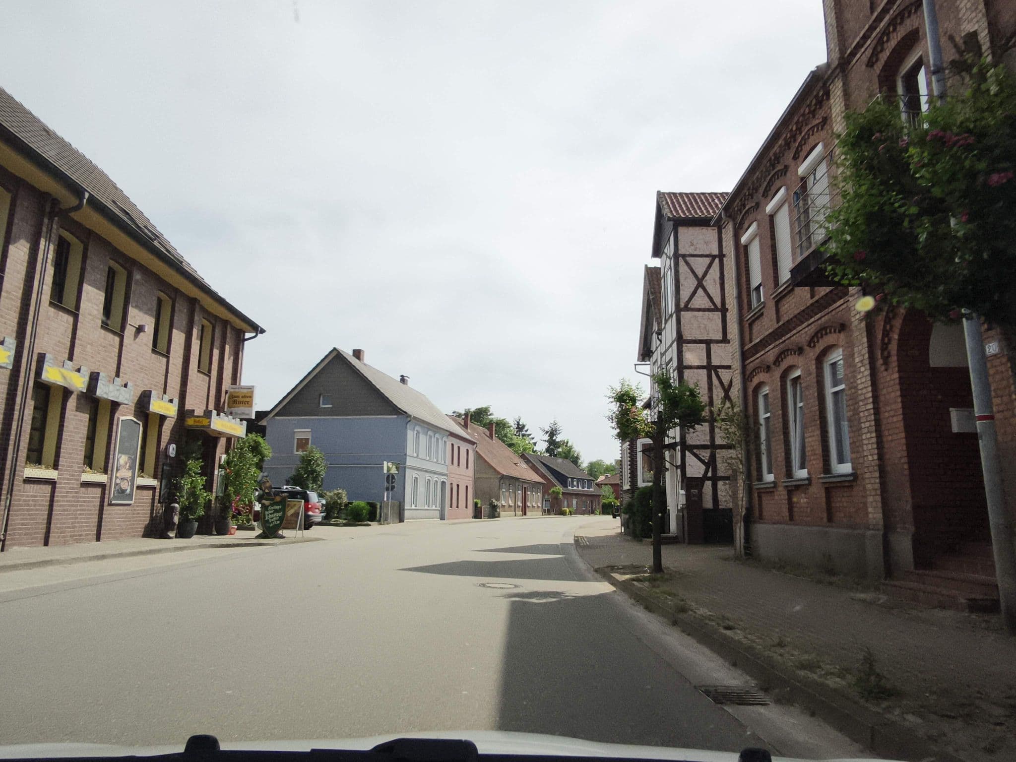 Street view near Zum alten Ritter, Lüder — © hotteliene (CC BY-SA · Mapillary)