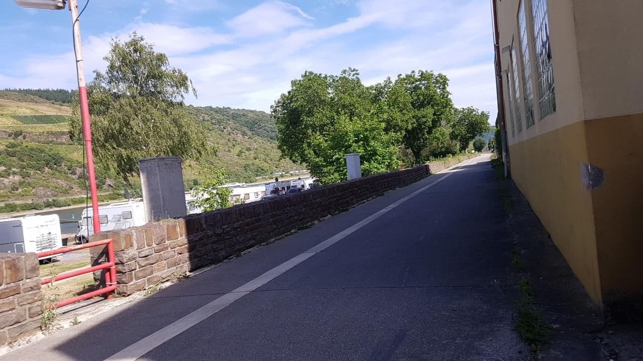Street view near Campingplatz Schönburg-Blick, Oberwesel — © changchun1 (CC BY-SA · Mapillary)