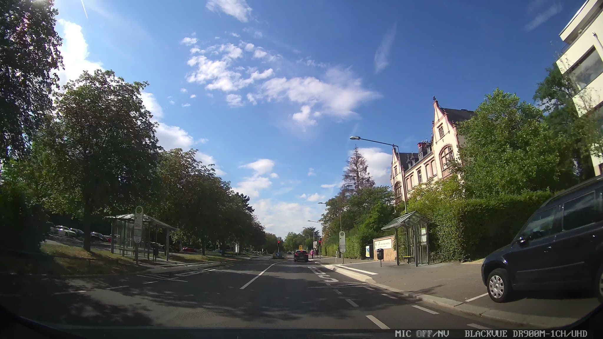 Street view near Hotel Lindemann Garni, Bad Nauheim — © chuck (CC BY-SA · Mapillary)