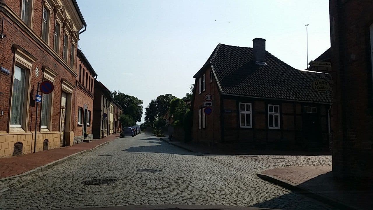 Street view near Herberge "Alte Brauerei", Dömitz — © tian (CC BY-SA · Mapillary)