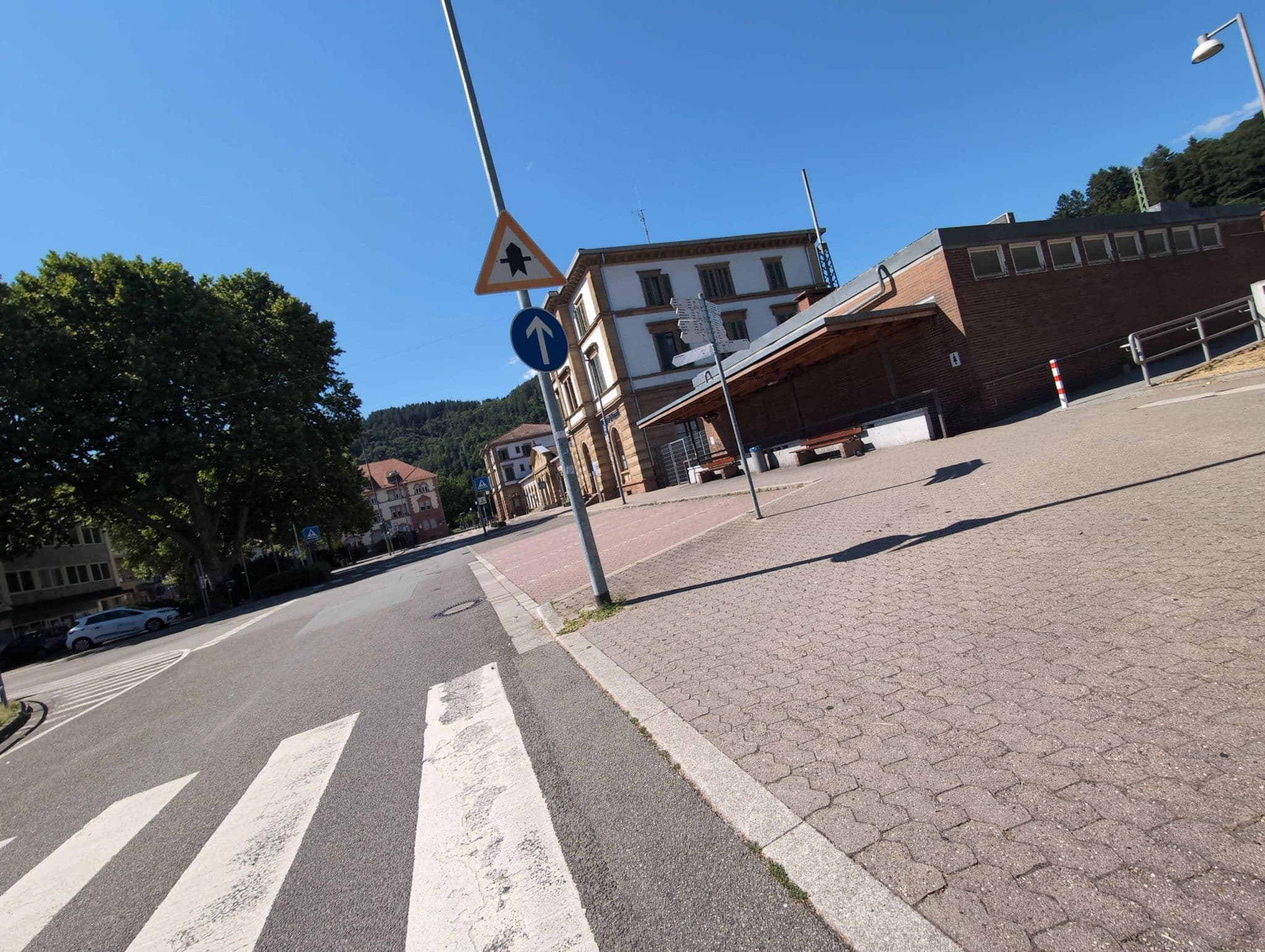 Street view near Eberbacher Hof, Eberbach — © PixelusPro8 (CC BY-SA · Mapillary)