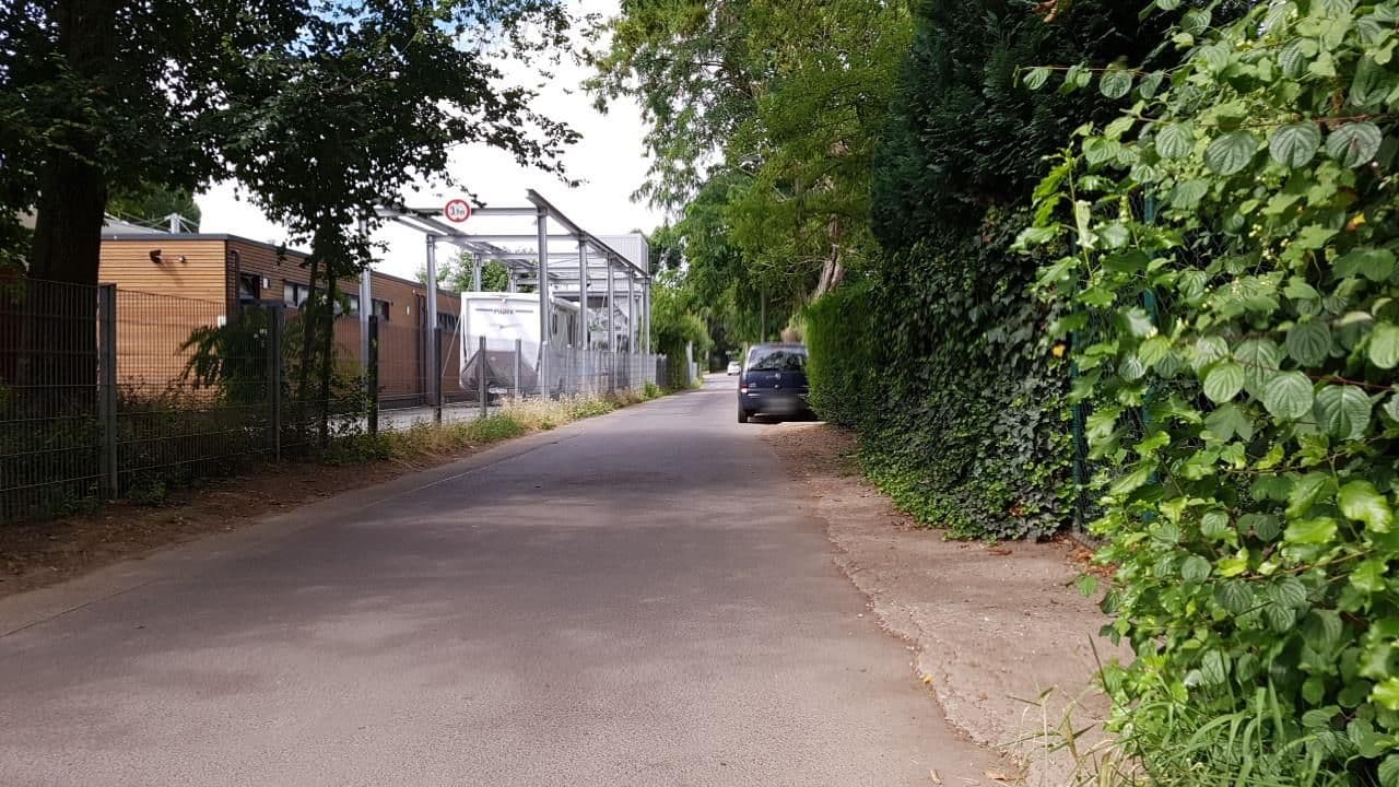 Street view near KNAUS Campingpark Koblenz, Koblenz — © changchun1 (CC BY-SA · Mapillary)