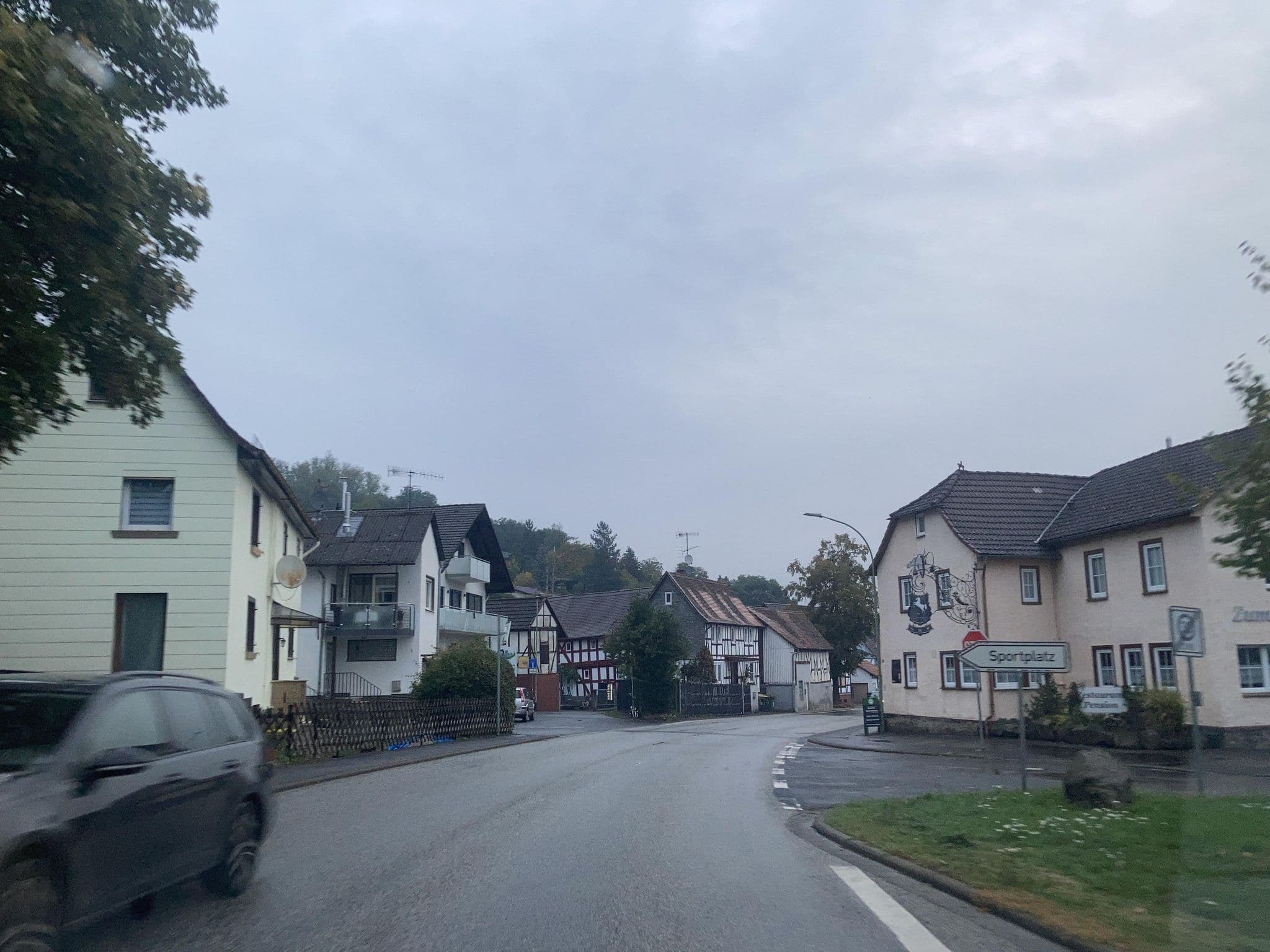 Street view near Zum weißen Roß, Nidda — © tasmaniadevil (CC BY-SA · Mapillary)