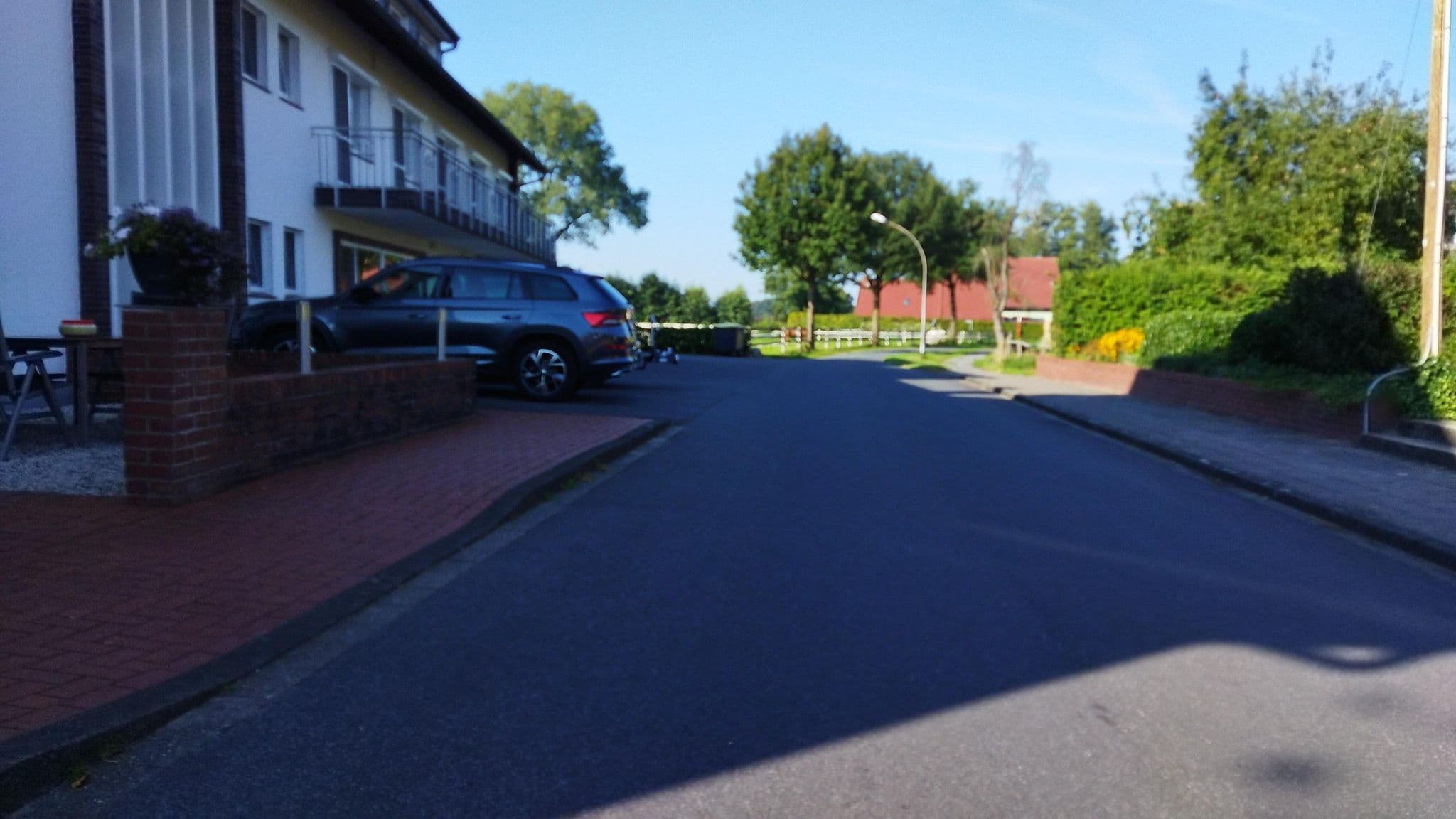 Street view near Pension Haus Sonnenwinkel, Bad Laer — © changchun1 (CC BY-SA · Mapillary)