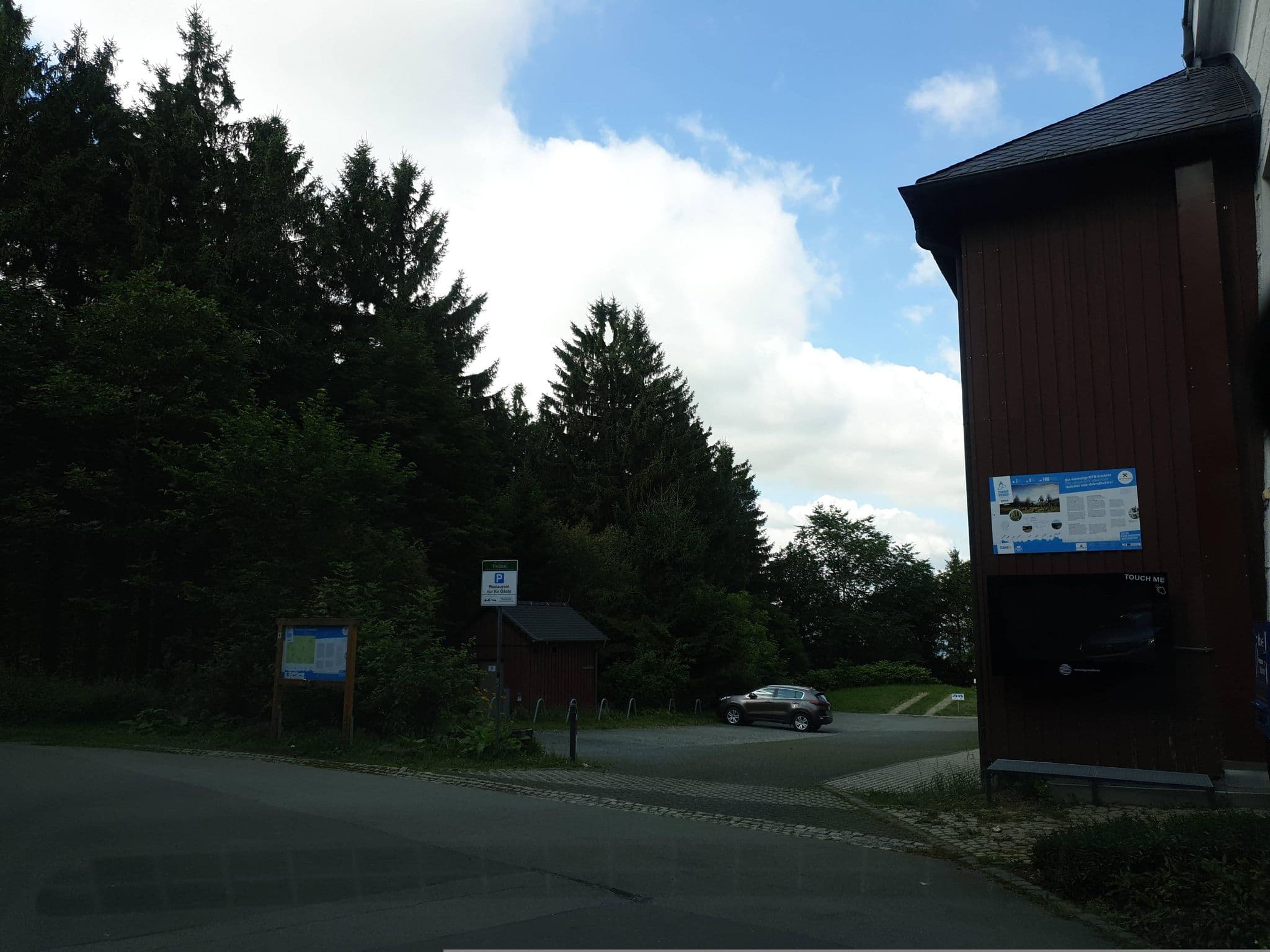 Street view near Berghotel Pöhlberg, Annaberg-Buchholz — © canislupus (CC BY-SA · Mapillary)