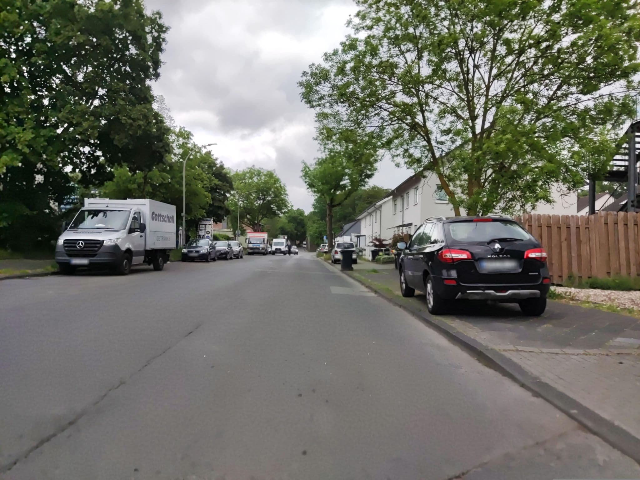 Street view near bon marché hôtel Bochum, Herne — © t_hartung (CC BY-SA · Mapillary)